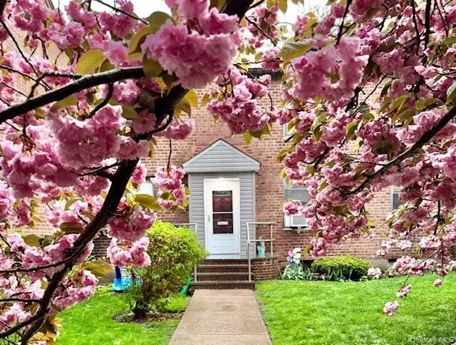 36-44 172 Street, New York, NY, 2 Bedrooms Bedrooms, 6 Rooms Rooms,1 BathroomBathrooms,Residential,For Rent,172,0,968802 36-44 172 Street, New York, NY, 2 Bedrooms Bedrooms, 6 Rooms Rooms,1 BathroomBathrooms,Residential,For Rent,172,0,968802