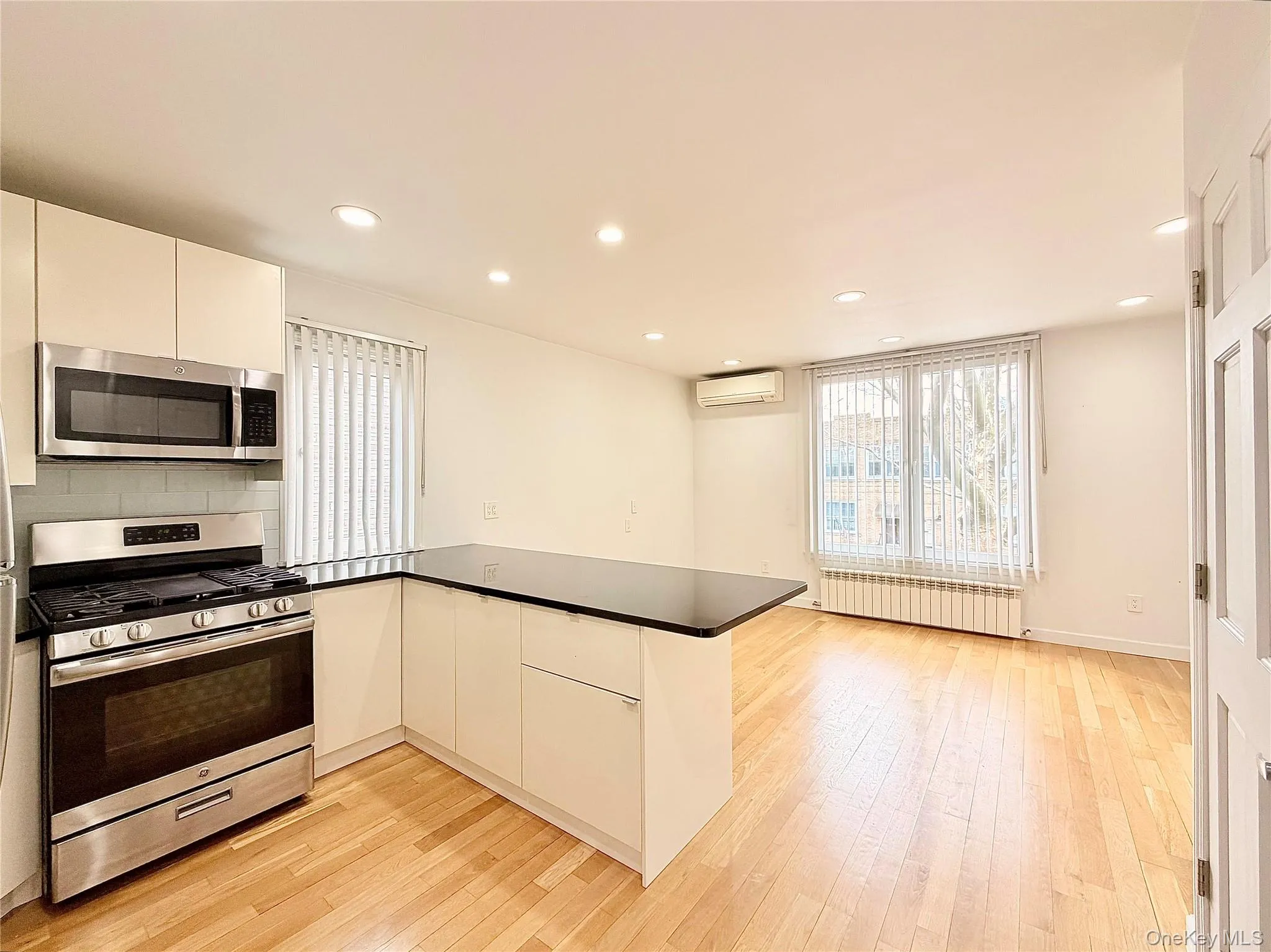 7027 65th Street, New York, NY, 1 Bedroom Bedrooms, 3 Rooms Rooms,1 BathroomBathrooms,Residential Lease,For Rent,65th,0,968829 7027 65th Street, New York, NY, 1 Bedroom Bedrooms, 3 Rooms Rooms,1 BathroomBathrooms,Residential Lease,For Rent,65th,0,968829