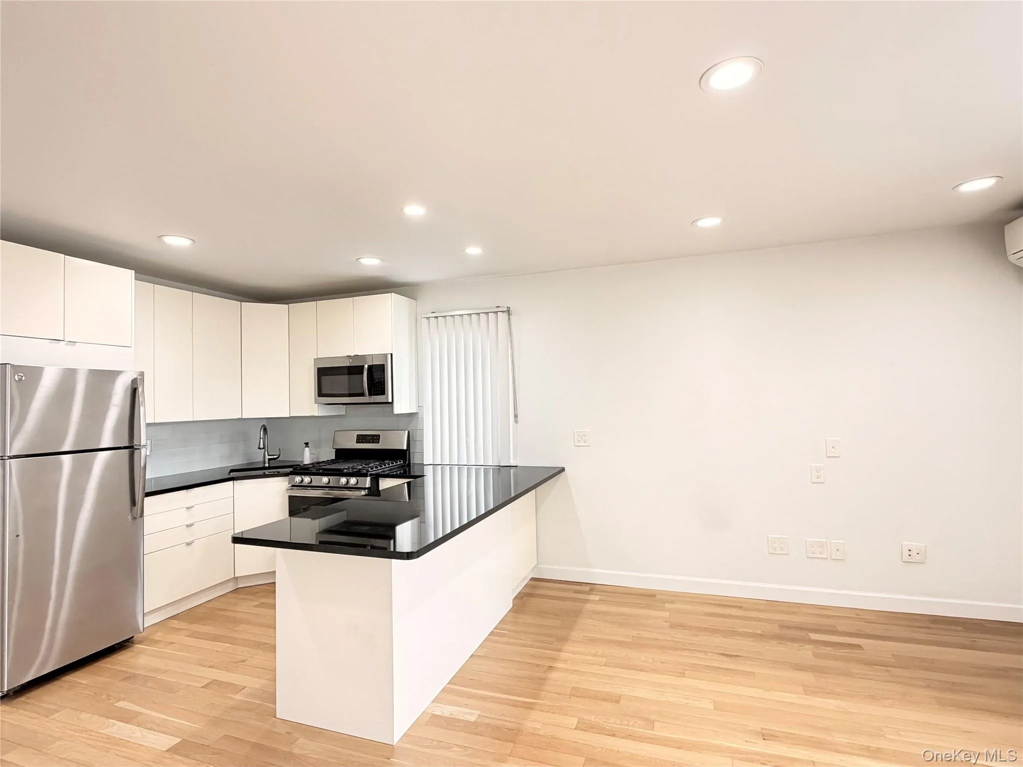 7027 65th Street, New York, NY, 1 Bedroom Bedrooms, 3 Rooms Rooms,1 BathroomBathrooms,Residential Lease,For Rent,65th,0,968829 7027 65th Street, New York, NY, 1 Bedroom Bedrooms, 3 Rooms Rooms,1 BathroomBathrooms,Residential Lease,For Rent,65th,0,968829