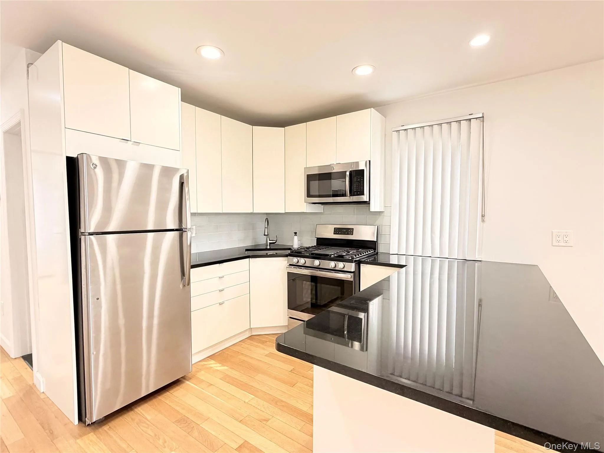 7027 65th Street, New York, NY, 1 Bedroom Bedrooms, 3 Rooms Rooms,1 BathroomBathrooms,Residential Lease,For Rent,65th,0,968829 7027 65th Street, New York, NY, 1 Bedroom Bedrooms, 3 Rooms Rooms,1 BathroomBathrooms,Residential Lease,For Rent,65th,0,968829