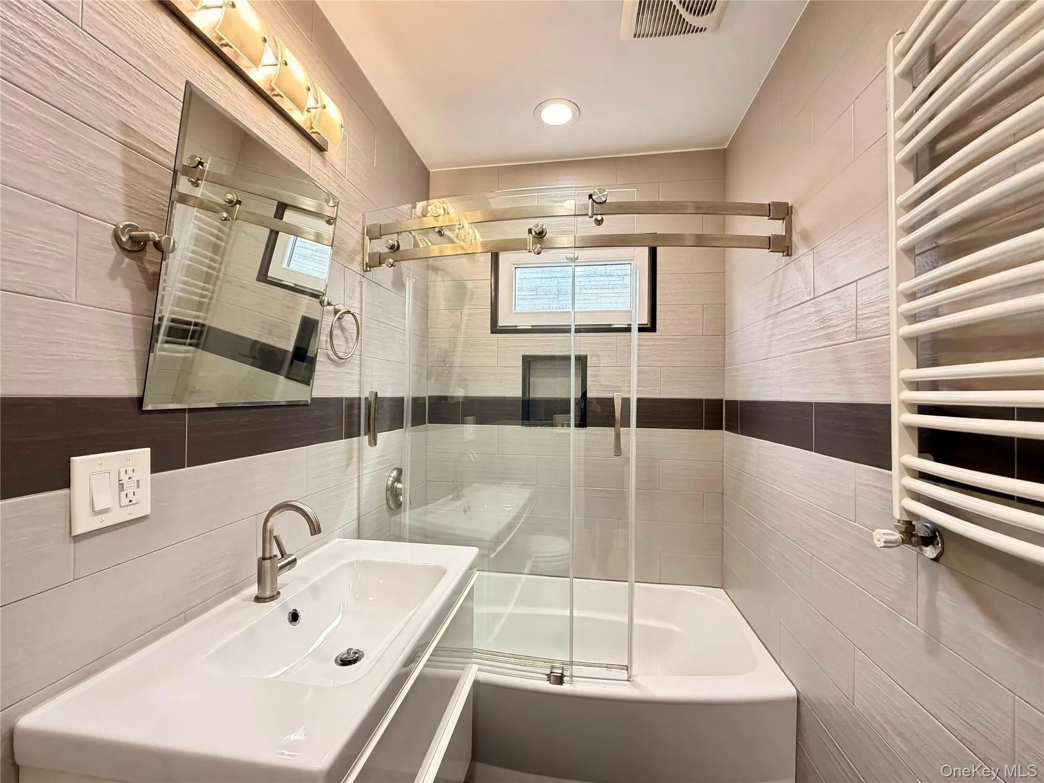 7027 65th Street, New York, NY, 1 Bedroom Bedrooms, 3 Rooms Rooms,1 BathroomBathrooms,Residential Lease,For Rent,65th,0,968829 7027 65th Street, New York, NY, 1 Bedroom Bedrooms, 3 Rooms Rooms,1 BathroomBathrooms,Residential Lease,For Rent,65th,0,968829