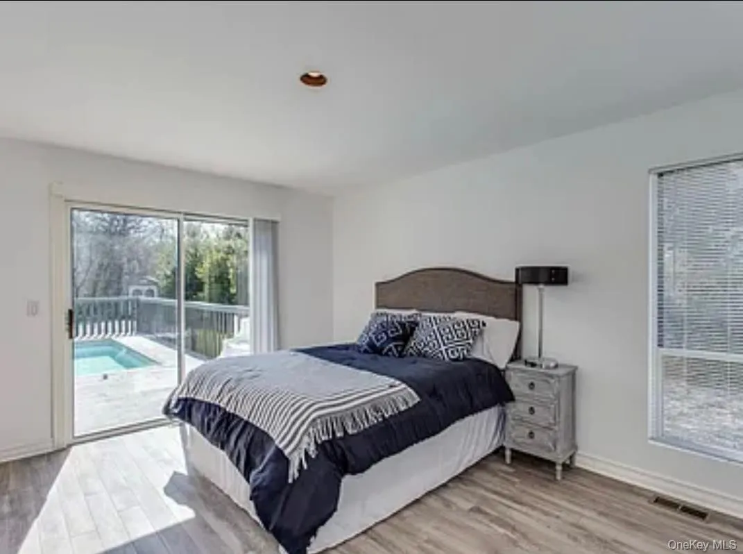 32 Lewis Road, Southampton, NY, 4 Bedrooms Bedrooms, 8 Rooms Rooms,2 BathroomsBathrooms,Residential Lease,For Rent,Lewis,0,968832 32 Lewis Road, Southampton, NY, 4 Bedrooms Bedrooms, 8 Rooms Rooms,2 BathroomsBathrooms,Residential Lease,For Rent,Lewis,0,968832