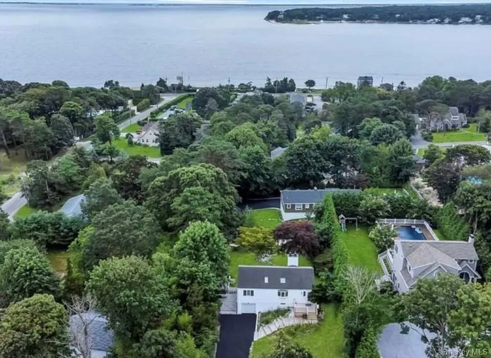 12 Ridge Lane, Southampton, NY, 2 Bedrooms Bedrooms, 8 Rooms Rooms,1 BathroomBathrooms,Residential Lease,For Rent,Ridge,0,968836 12 Ridge Lane, Southampton, NY, 2 Bedrooms Bedrooms, 8 Rooms Rooms,1 BathroomBathrooms,Residential Lease,For Rent,Ridge,0,968836