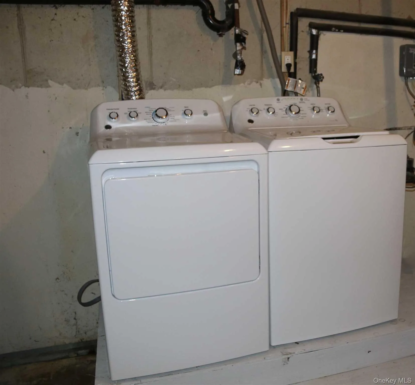 313 HUDSON Avenue, Beacon, NY, 3 Bedrooms Bedrooms, 6 Rooms Rooms,1 BathroomBathrooms,Residential Lease,For Rent,HUDSON,0,968851 313 HUDSON Avenue, Beacon, NY, 3 Bedrooms Bedrooms, 6 Rooms Rooms,1 BathroomBathrooms,Residential Lease,For Rent,HUDSON,0,968851