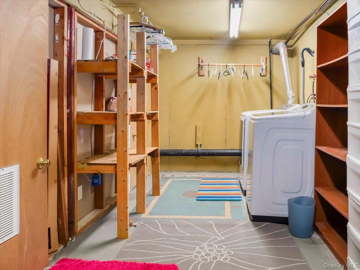 430 Somerset Drive, Orangetown, NY, 1 Bedroom Bedrooms, 4 Rooms Rooms,1 BathroomBathrooms,Residential Lease,For Rent,Somerset,0,968890 430 Somerset Drive, Orangetown, NY, 1 Bedroom Bedrooms, 4 Rooms Rooms,1 BathroomBathrooms,Residential Lease,For Rent,Somerset,0,968890