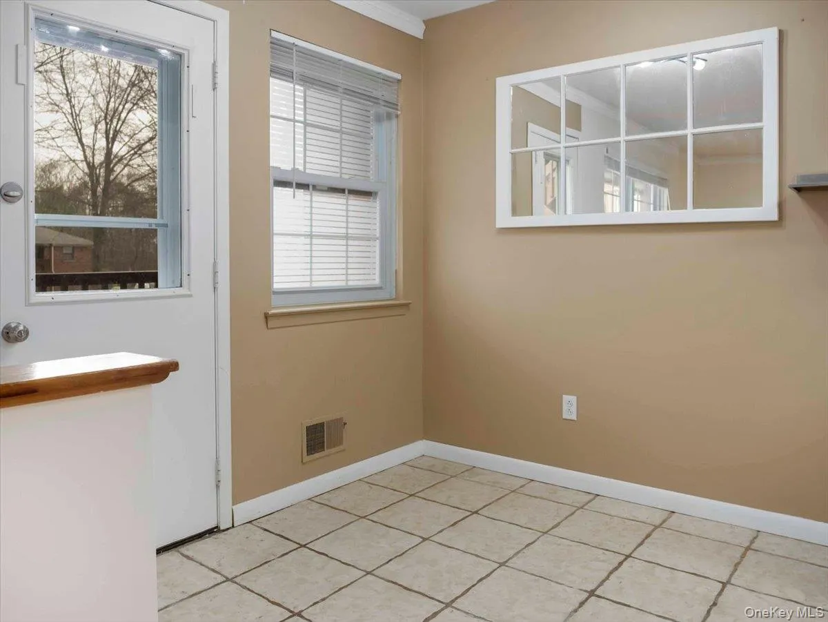 430 Somerset Drive, Orangetown, NY, 1 Bedroom Bedrooms, 4 Rooms Rooms,1 BathroomBathrooms,Residential Lease,For Rent,Somerset,0,968890 430 Somerset Drive, Orangetown, NY, 1 Bedroom Bedrooms, 4 Rooms Rooms,1 BathroomBathrooms,Residential Lease,For Rent,Somerset,0,968890