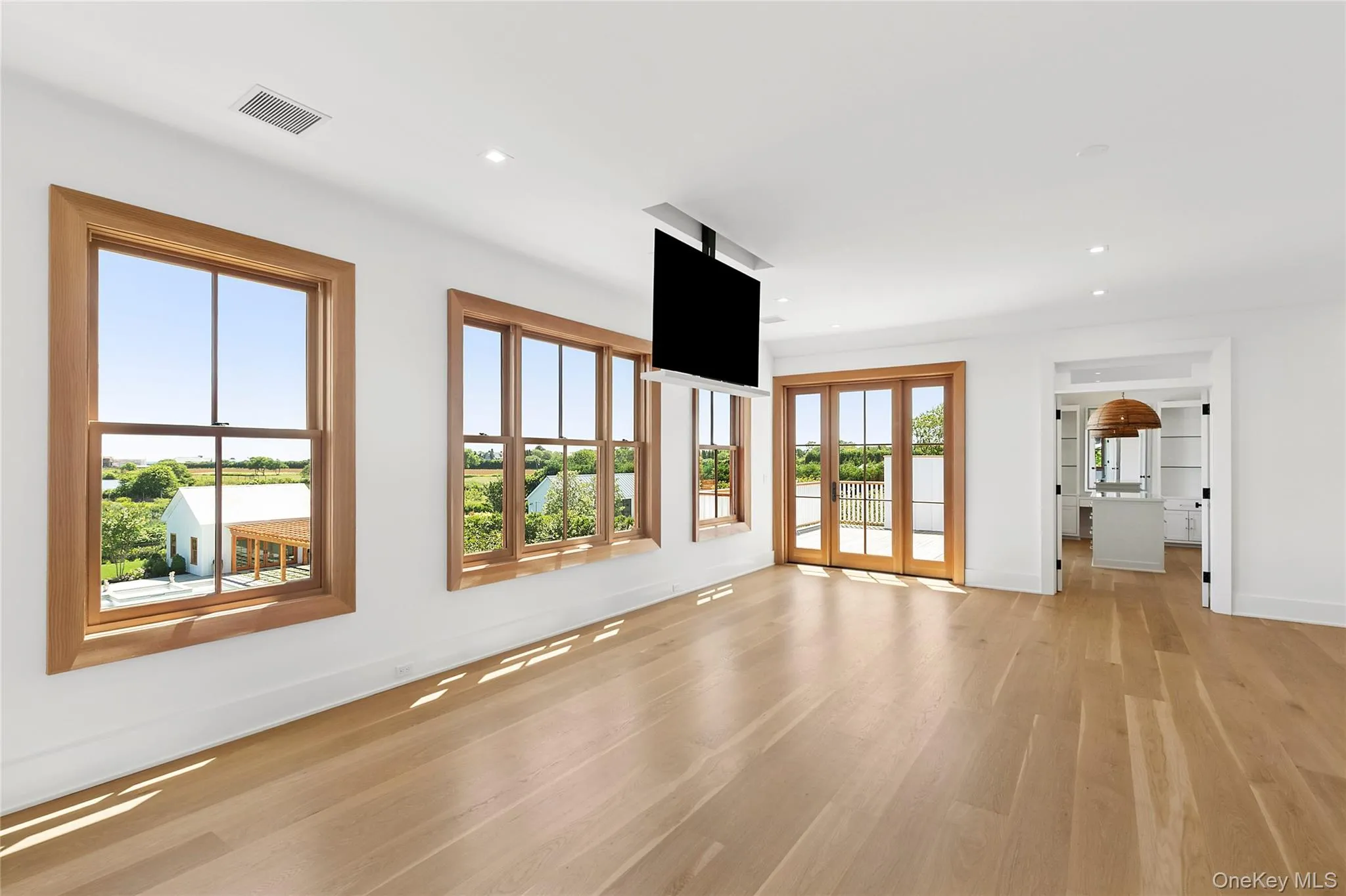 522 Wickapogue Road, Southampton, New York 11968