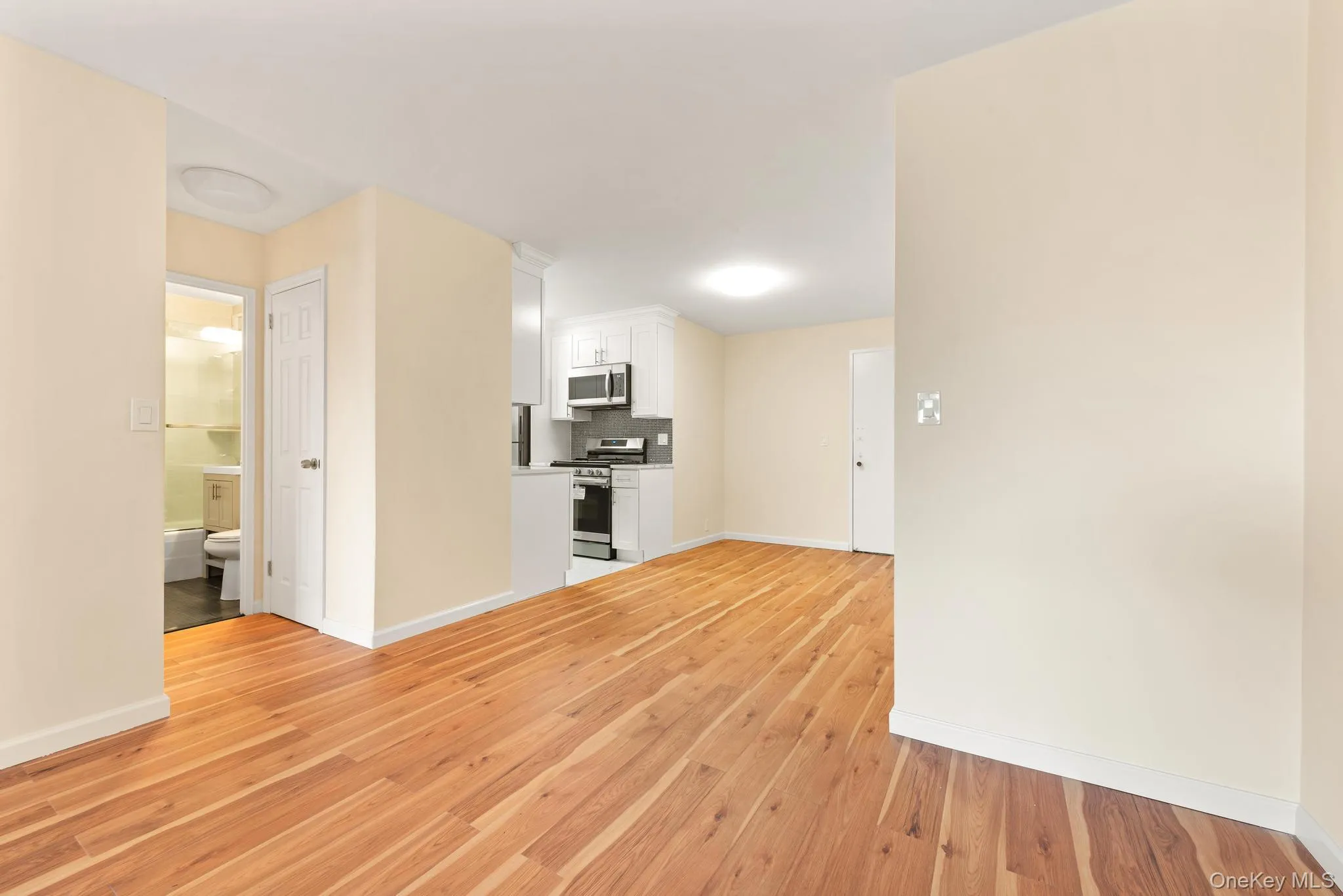 70-25 Yellowstone Boulevard, New York, NY, 1 Bedroom Bedrooms, 3 Rooms Rooms,1 BathroomBathrooms,Residential,For Rent,Yellowstone,0,968907 70-25 Yellowstone Boulevard, New York, NY, 1 Bedroom Bedrooms, 3 Rooms Rooms,1 BathroomBathrooms,Residential,For Rent,Yellowstone,0,968907