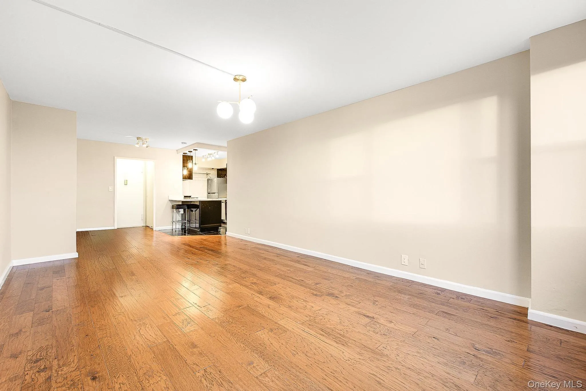 70-25 Yellowstone Boulevard, New York, NY, 1 Bedroom Bedrooms, 3 Rooms Rooms,1 BathroomBathrooms,Residential,For Rent,Yellowstone,0,968910 70-25 Yellowstone Boulevard, New York, NY, 1 Bedroom Bedrooms, 3 Rooms Rooms,1 BathroomBathrooms,Residential,For Rent,Yellowstone,0,968910