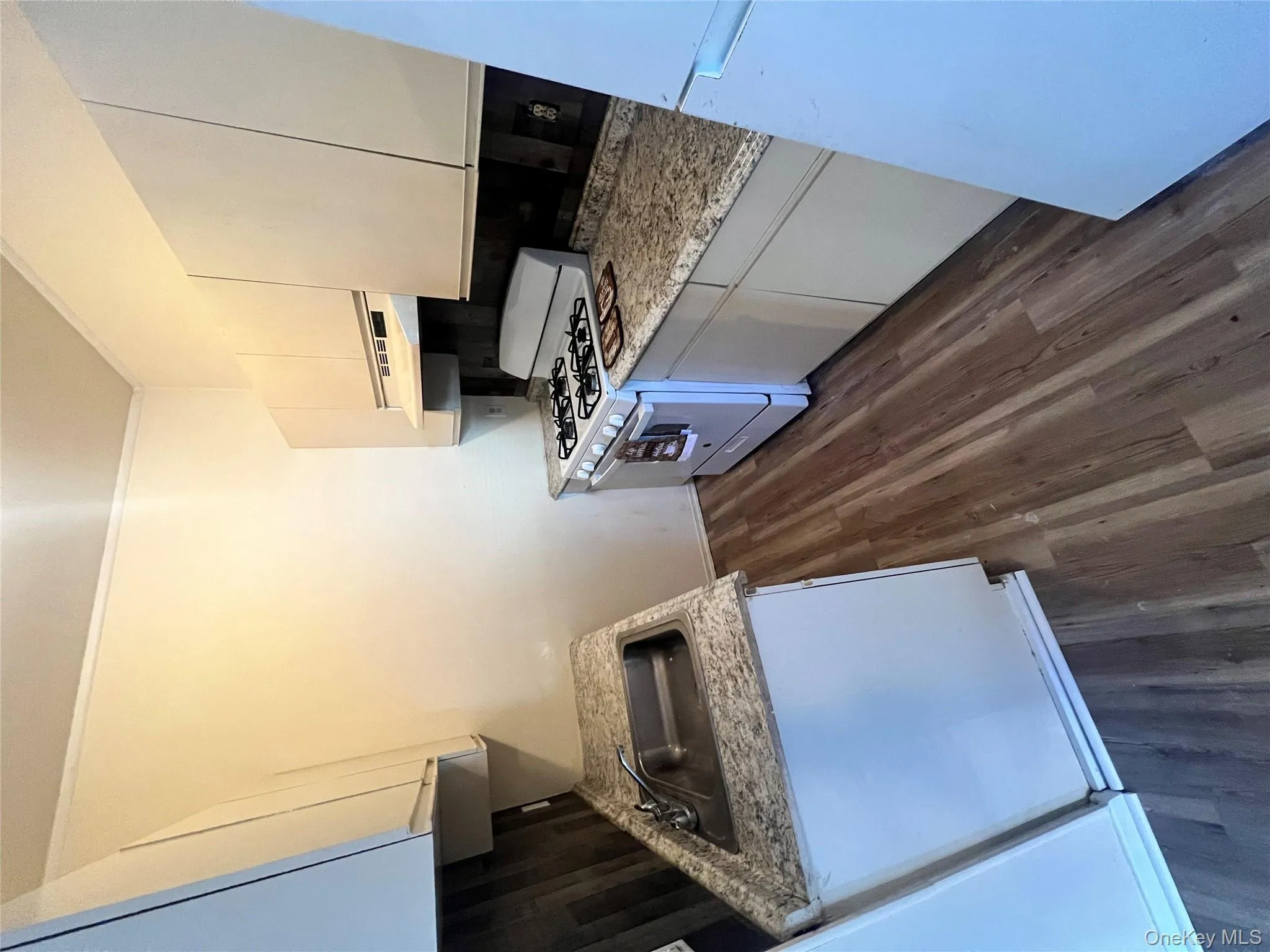 39 Church, Port Jervis, NY, 2 Bedrooms Bedrooms, 5 Rooms Rooms,1 BathroomBathrooms,Residential Lease,For Rent,Church,0,968915 39 Church, Port Jervis, NY, 2 Bedrooms Bedrooms, 5 Rooms Rooms,1 BathroomBathrooms,Residential Lease,For Rent,Church,0,968915