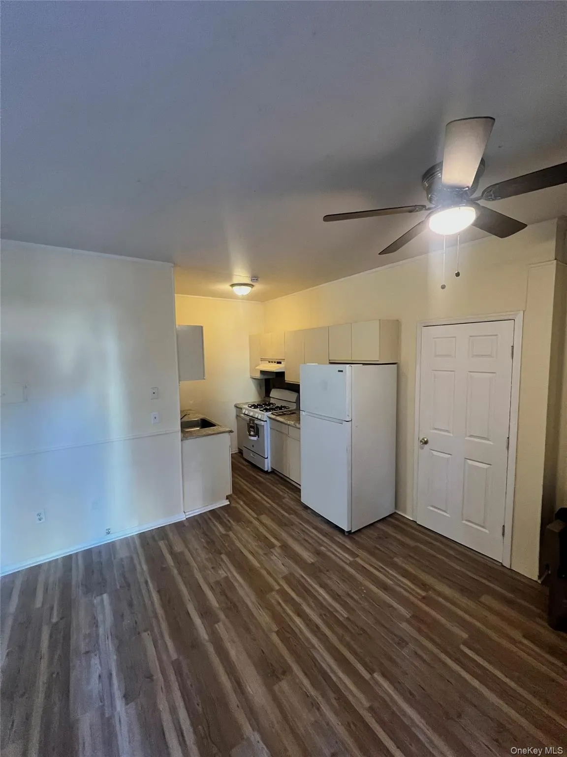 39 Church, Port Jervis, NY, 2 Bedrooms Bedrooms, 5 Rooms Rooms,1 BathroomBathrooms,Residential Lease,For Rent,Church,0,968915 39 Church, Port Jervis, NY, 2 Bedrooms Bedrooms, 5 Rooms Rooms,1 BathroomBathrooms,Residential Lease,For Rent,Church,0,968915