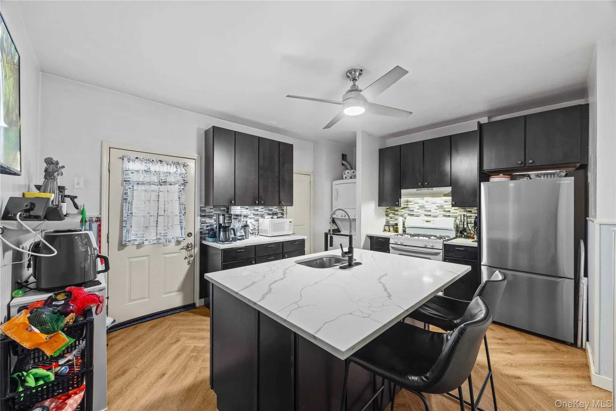 37 Moquette Row, Yonkers, NY, 2 Bedrooms Bedrooms, 3 Rooms Rooms,1 BathroomBathrooms,Residential,For Rent,Moquette,0,968949 37 Moquette Row, Yonkers, NY, 2 Bedrooms Bedrooms, 3 Rooms Rooms,1 BathroomBathrooms,Residential,For Rent,Moquette,0,968949
