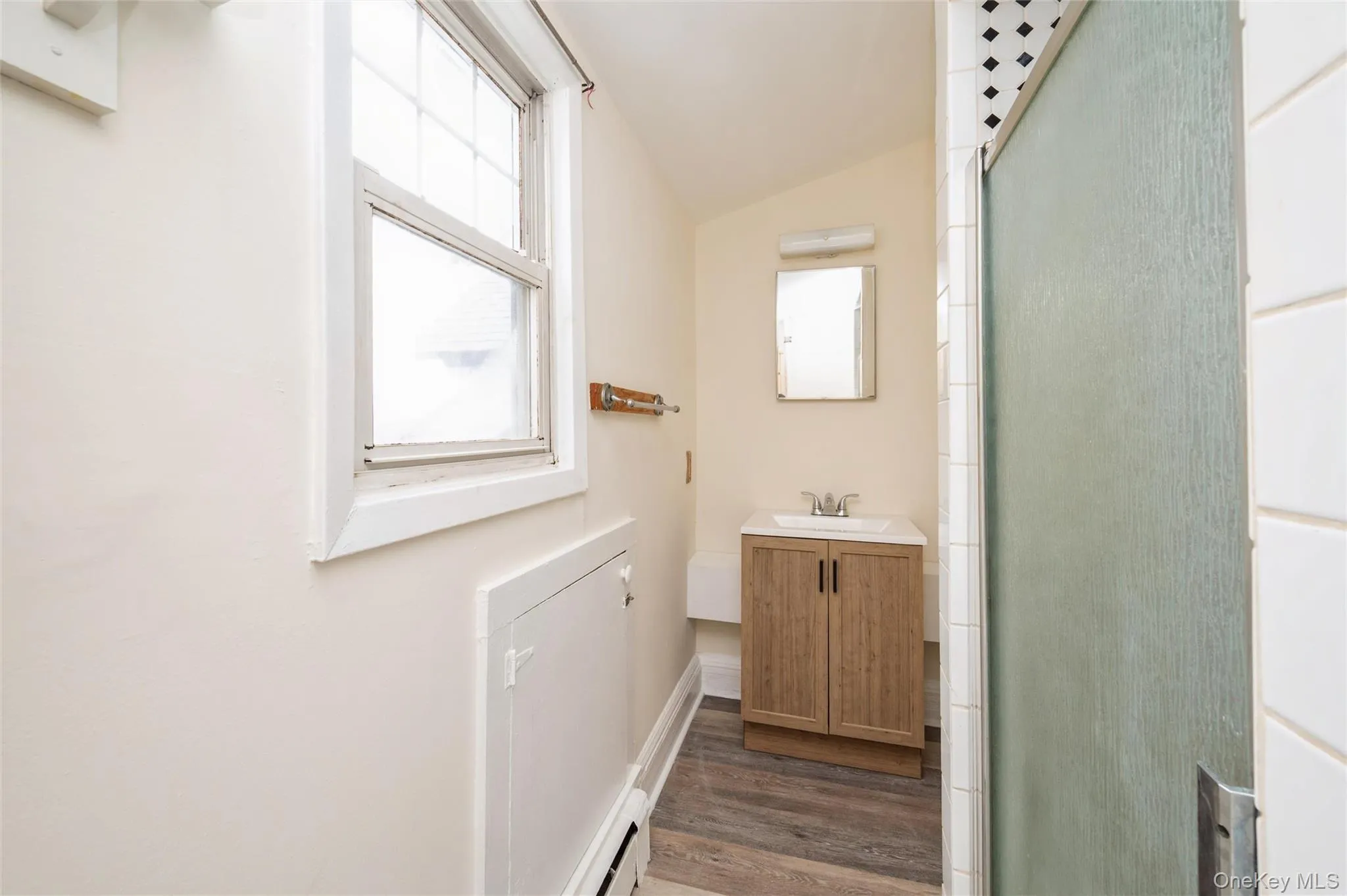 36 Tyler Avenue, Islip, NY, 2 Bedrooms Bedrooms, 4 Rooms Rooms,1 BathroomBathrooms,Residential Lease,For Rent,Tyler,0,968958 36 Tyler Avenue, Islip, NY, 2 Bedrooms Bedrooms, 4 Rooms Rooms,1 BathroomBathrooms,Residential Lease,For Rent,Tyler,0,968958