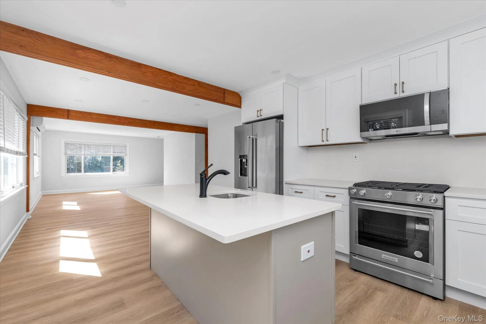 71 Haven Avenue, North Hempstead, NY, 3 Bedrooms Bedrooms, 5 Rooms Rooms,2 BathroomsBathrooms,Residential Lease,For Rent,Haven,0,968960 71 Haven Avenue, North Hempstead, NY, 3 Bedrooms Bedrooms, 5 Rooms Rooms,2 BathroomsBathrooms,Residential Lease,For Rent,Haven,0,968960