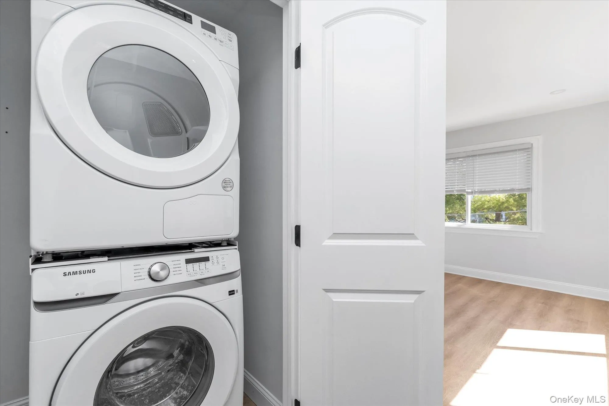 71 Haven Avenue, North Hempstead, NY, 3 Bedrooms Bedrooms, 5 Rooms Rooms,2 BathroomsBathrooms,Residential Lease,For Rent,Haven,0,968960 71 Haven Avenue, North Hempstead, NY, 3 Bedrooms Bedrooms, 5 Rooms Rooms,2 BathroomsBathrooms,Residential Lease,For Rent,Haven,0,968960