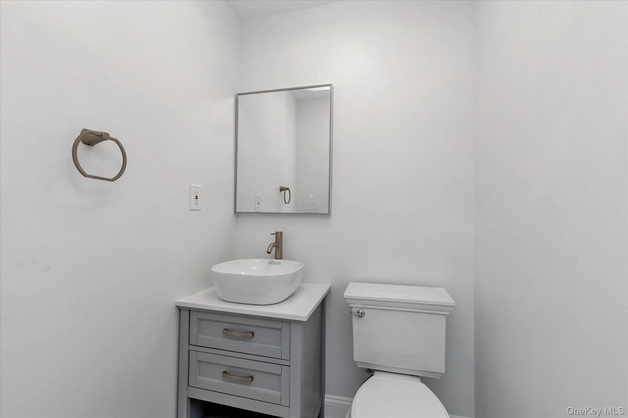 71 Haven Avenue, North Hempstead, NY, 3 Bedrooms Bedrooms, 5 Rooms Rooms,2 BathroomsBathrooms,Residential Lease,For Rent,Haven,0,968960 71 Haven Avenue, North Hempstead, NY, 3 Bedrooms Bedrooms, 5 Rooms Rooms,2 BathroomsBathrooms,Residential Lease,For Rent,Haven,0,968960