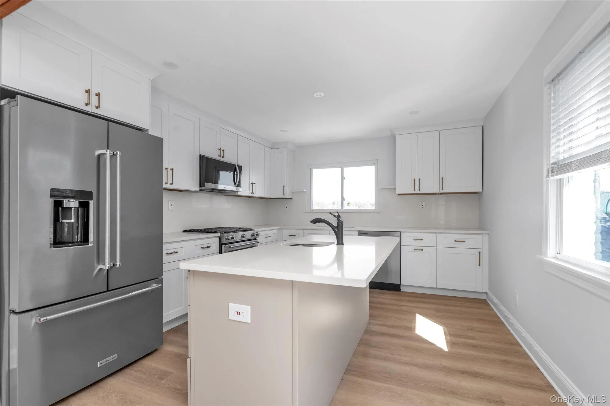 71 Haven Avenue, North Hempstead, NY, 3 Bedrooms Bedrooms, 5 Rooms Rooms,2 BathroomsBathrooms,Residential Lease,For Rent,Haven,0,968960 71 Haven Avenue, North Hempstead, NY, 3 Bedrooms Bedrooms, 5 Rooms Rooms,2 BathroomsBathrooms,Residential Lease,For Rent,Haven,0,968960