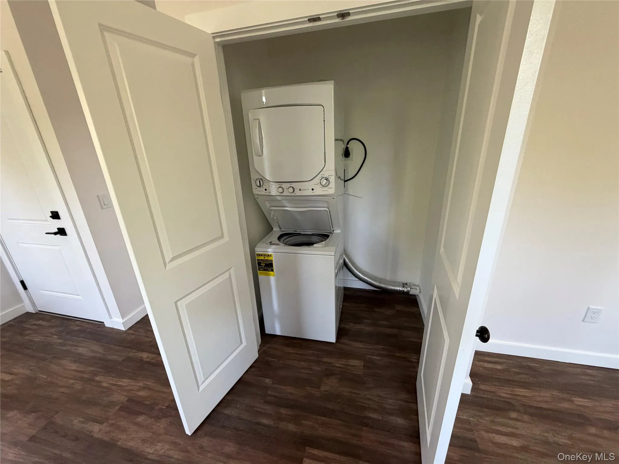81 Market Street, Wappinger, NY, 2 Bedrooms Bedrooms, 4 Rooms Rooms,1 BathroomBathrooms,Residential Lease,For Rent,Market,0,968974 81 Market Street, Wappinger, NY, 2 Bedrooms Bedrooms, 4 Rooms Rooms,1 BathroomBathrooms,Residential Lease,For Rent,Market,0,968974