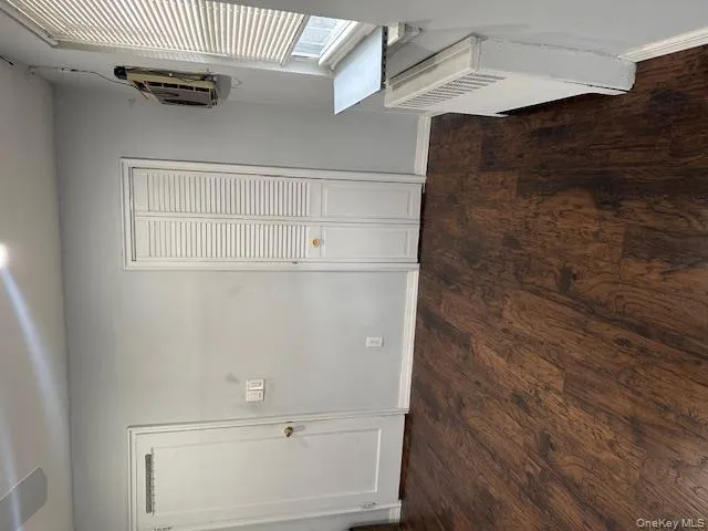 8232 Langdale Street, New York, NY, 2 Bedrooms Bedrooms, 4 Rooms Rooms,1 BathroomBathrooms,Residential Lease,For Rent,Langdale,0,968980 8232 Langdale Street, New York, NY, 2 Bedrooms Bedrooms, 4 Rooms Rooms,1 BathroomBathrooms,Residential Lease,For Rent,Langdale,0,968980