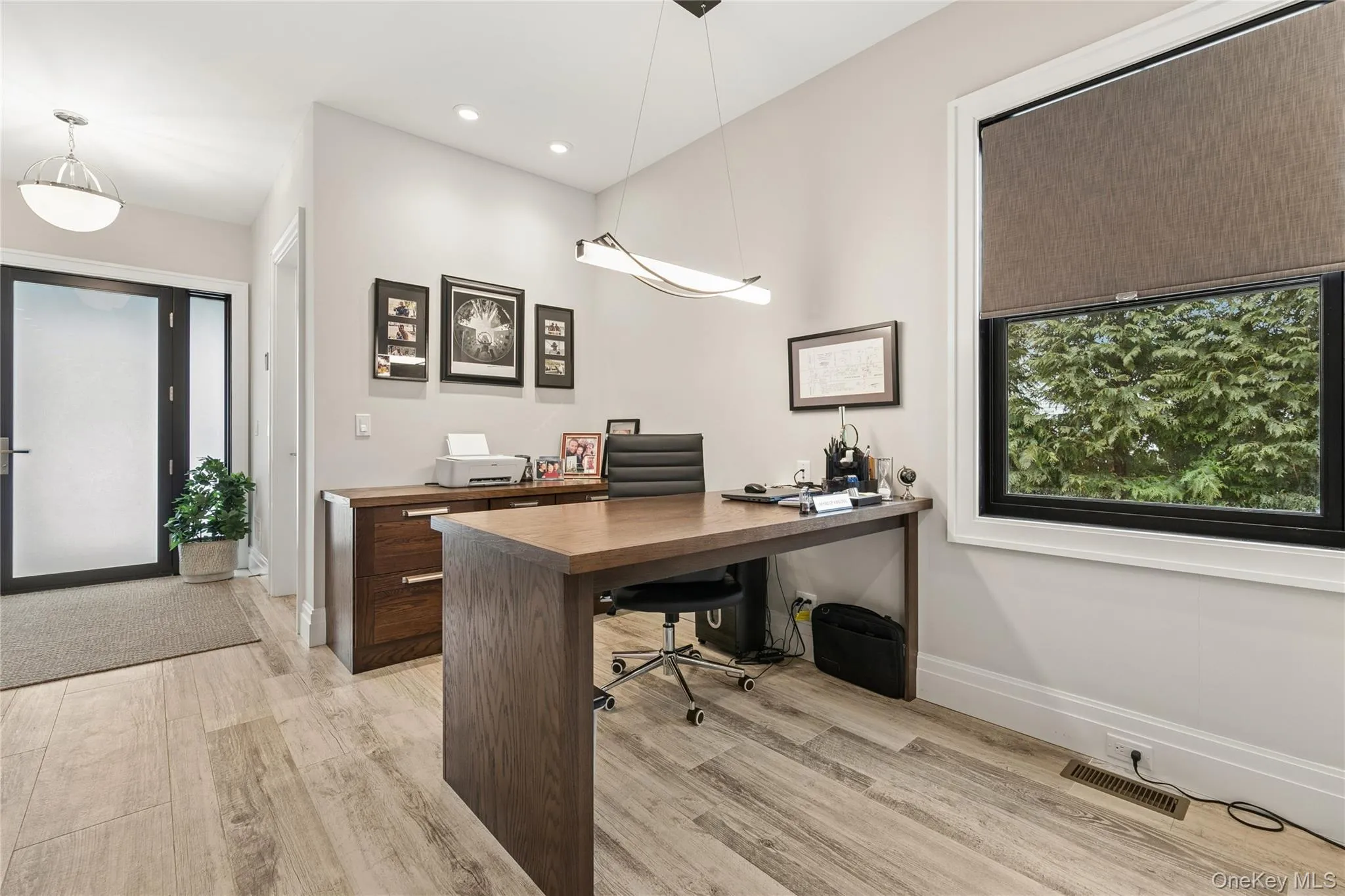 55 Phillips Avenue, Southampton, NY, 3 Bedrooms Bedrooms, 6 Rooms Rooms,2 BathroomsBathrooms,Residential Lease,For Rent,Phillips,0,968984 55 Phillips Avenue, Southampton, NY, 3 Bedrooms Bedrooms, 6 Rooms Rooms,2 BathroomsBathrooms,Residential Lease,For Rent,Phillips,0,968984