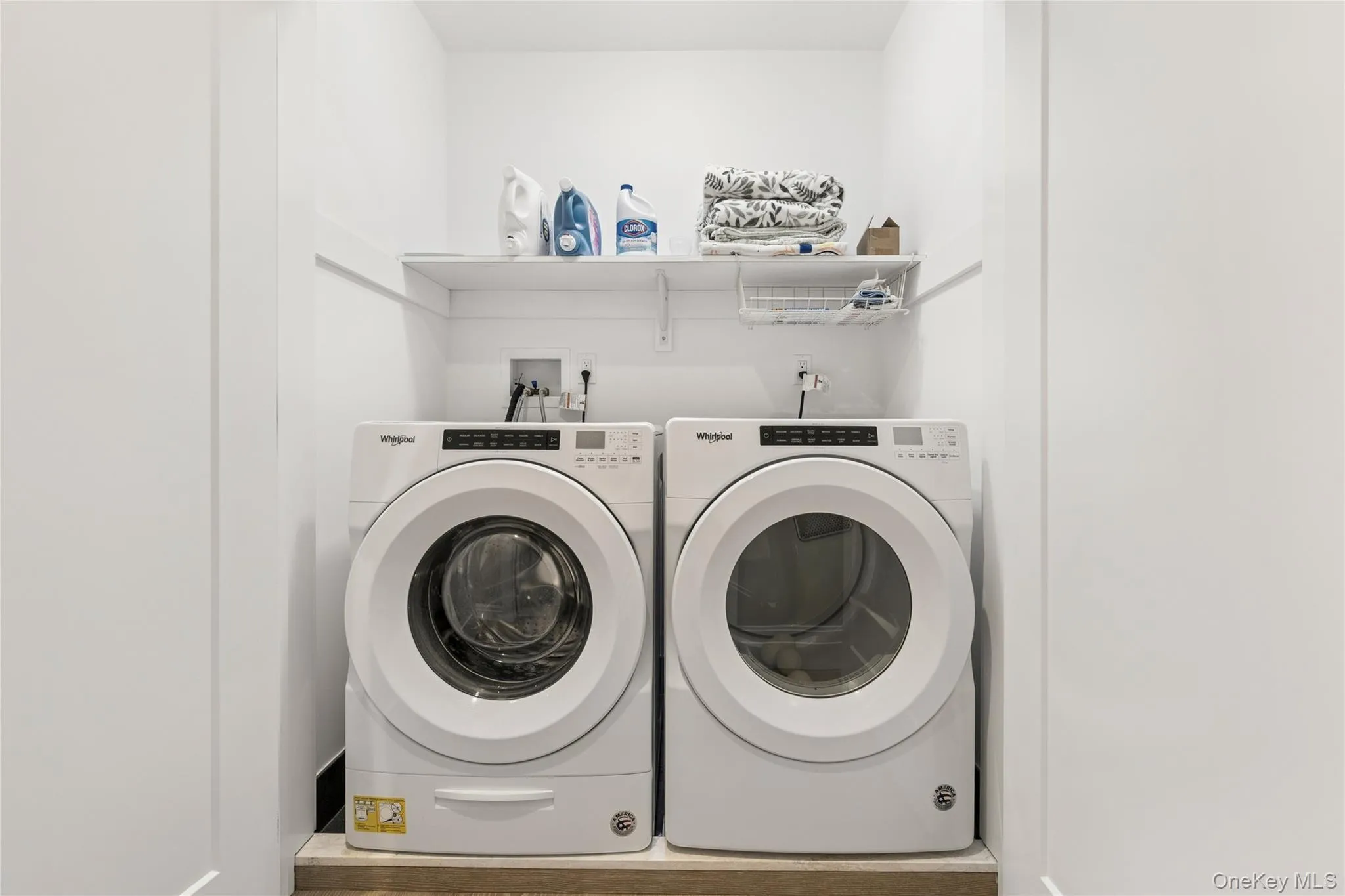 55 Phillips Avenue, Southampton, NY, 3 Bedrooms Bedrooms, 6 Rooms Rooms,2 BathroomsBathrooms,Residential Lease,For Rent,Phillips,0,968984 55 Phillips Avenue, Southampton, NY, 3 Bedrooms Bedrooms, 6 Rooms Rooms,2 BathroomsBathrooms,Residential Lease,For Rent,Phillips,0,968984