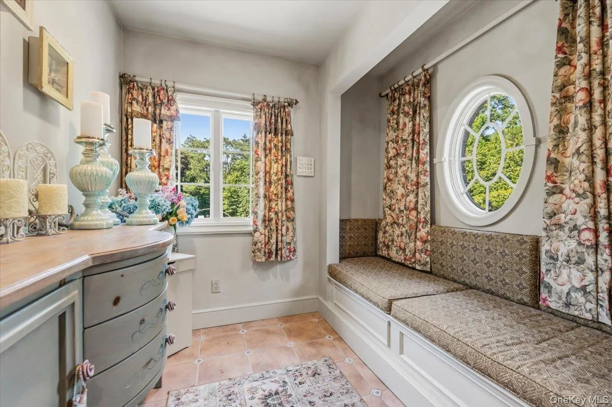 10 Overbrook Lane, Oyster Bay, NY, 5 Bedrooms Bedrooms, 11 Rooms Rooms,5 BathroomsBathrooms,Residential,For Rent,Overbrook,0,KEY969013 10 Overbrook Lane, Oyster Bay, NY, 5 Bedrooms Bedrooms, 11 Rooms Rooms,5 BathroomsBathrooms,Residential,For Rent,Overbrook,0,KEY969013