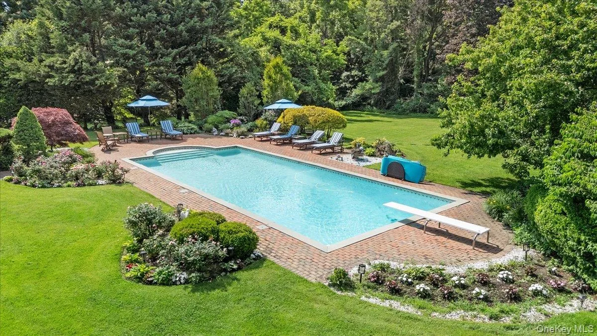 10 Overbrook Lane, Oyster Bay, NY, 5 Bedrooms Bedrooms, 11 Rooms Rooms,5 BathroomsBathrooms,Residential,For Rent,Overbrook,0,KEY969013 10 Overbrook Lane, Oyster Bay, NY, 5 Bedrooms Bedrooms, 11 Rooms Rooms,5 BathroomsBathrooms,Residential,For Rent,Overbrook,0,KEY969013