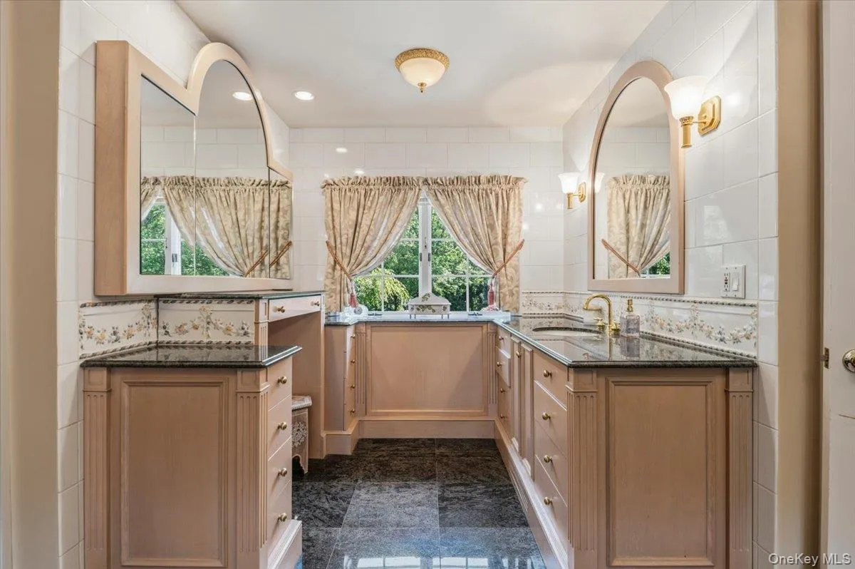 10 Overbrook Lane, Oyster Bay, NY, 5 Bedrooms Bedrooms, 11 Rooms Rooms,5 BathroomsBathrooms,Residential,For Rent,Overbrook,0,KEY969013 10 Overbrook Lane, Oyster Bay, NY, 5 Bedrooms Bedrooms, 11 Rooms Rooms,5 BathroomsBathrooms,Residential,For Rent,Overbrook,0,KEY969013