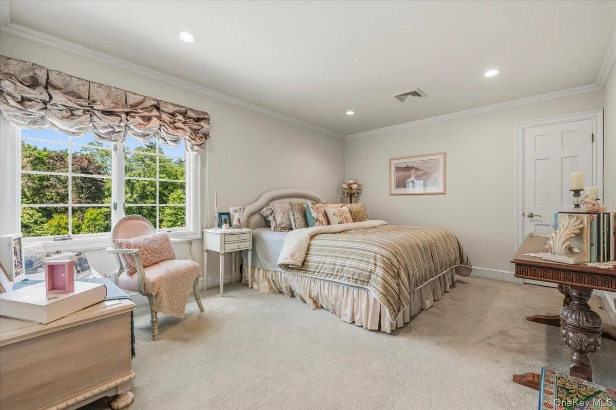 10 Overbrook Lane, Oyster Bay, NY, 5 Bedrooms Bedrooms, 11 Rooms Rooms,5 BathroomsBathrooms,Residential,For Rent,Overbrook,0,KEY969013 10 Overbrook Lane, Oyster Bay, NY, 5 Bedrooms Bedrooms, 11 Rooms Rooms,5 BathroomsBathrooms,Residential,For Rent,Overbrook,0,KEY969013