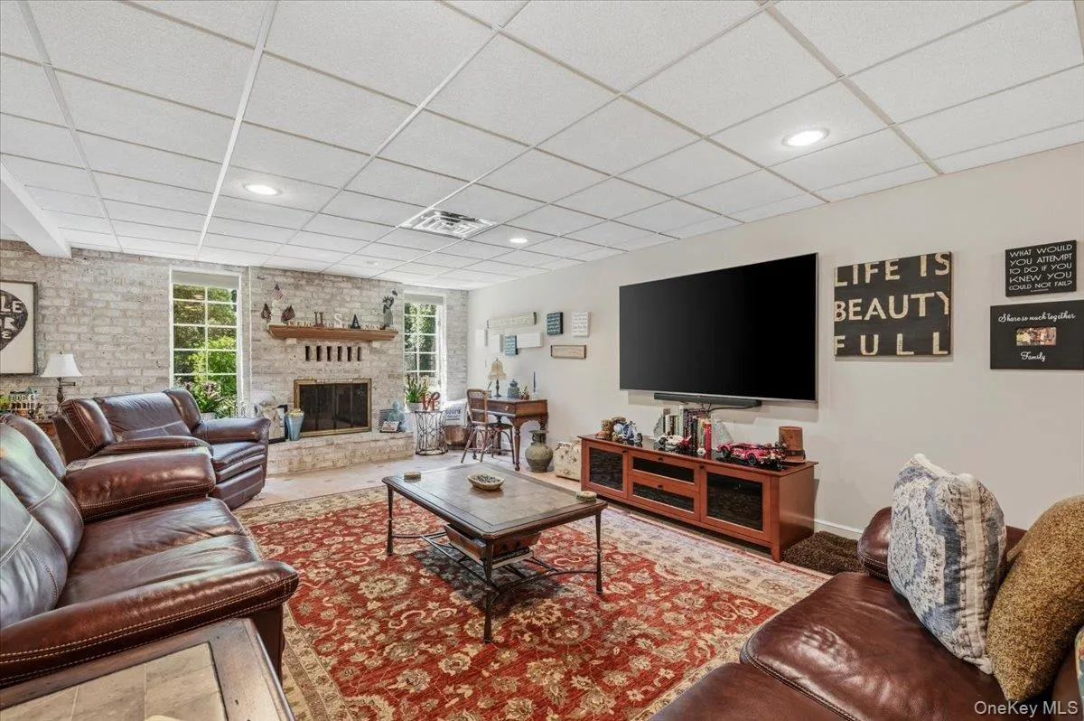 10 Overbrook Lane, Oyster Bay, NY, 5 Bedrooms Bedrooms, 11 Rooms Rooms,5 BathroomsBathrooms,Residential,For Rent,Overbrook,0,KEY969013 10 Overbrook Lane, Oyster Bay, NY, 5 Bedrooms Bedrooms, 11 Rooms Rooms,5 BathroomsBathrooms,Residential,For Rent,Overbrook,0,KEY969013