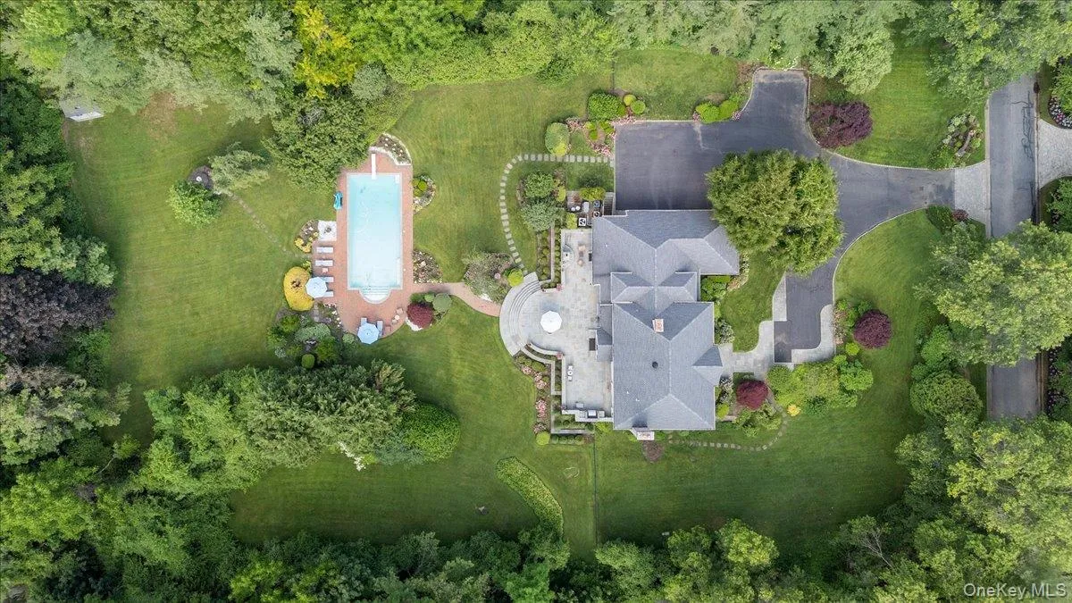 10 Overbrook Lane, Oyster Bay, NY, 5 Bedrooms Bedrooms, 11 Rooms Rooms,5 BathroomsBathrooms,Residential,For Rent,Overbrook,0,KEY969013 10 Overbrook Lane, Oyster Bay, NY, 5 Bedrooms Bedrooms, 11 Rooms Rooms,5 BathroomsBathrooms,Residential,For Rent,Overbrook,0,KEY969013