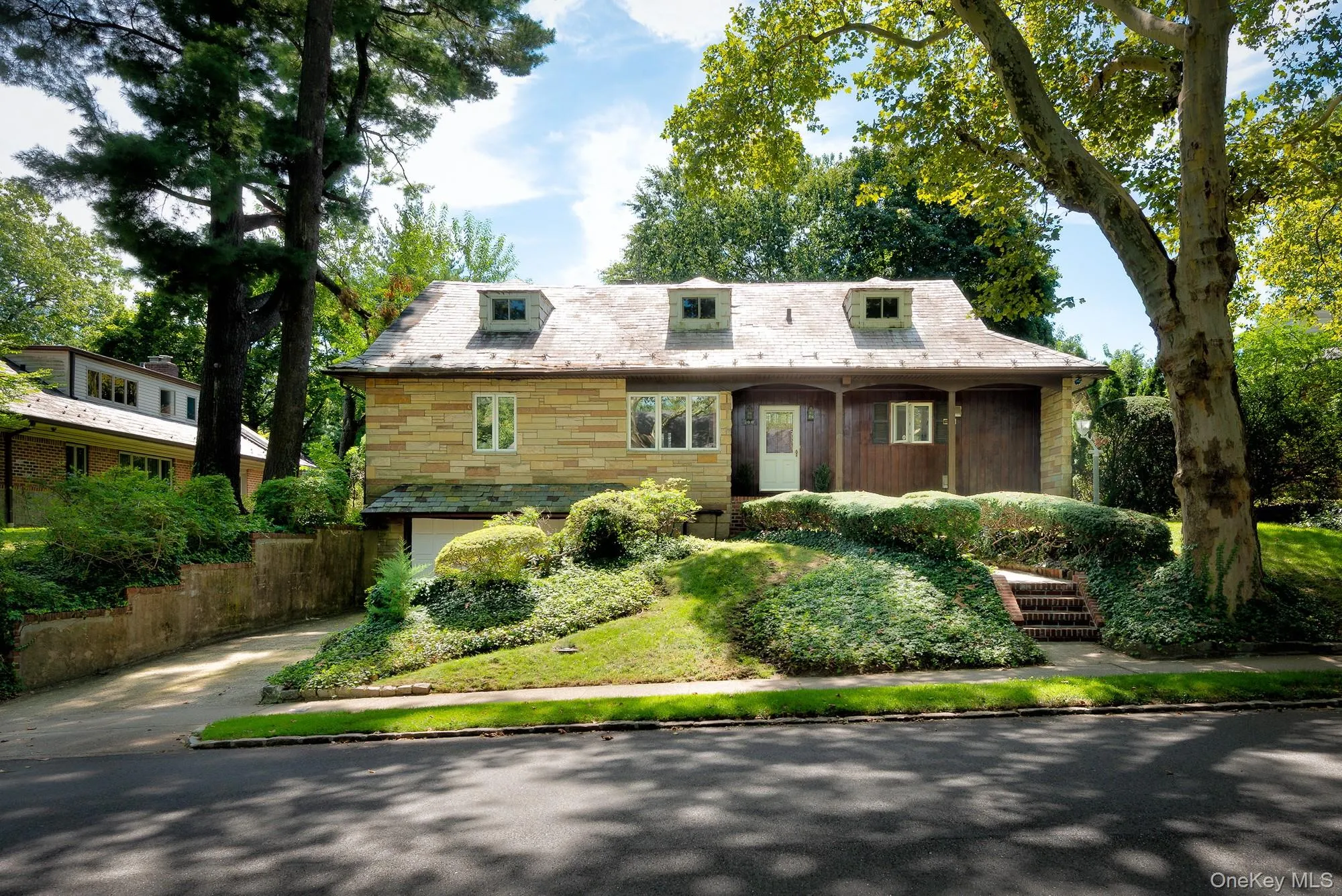 200 Melbourne Road, North Hempstead, NY, 5 Bedrooms Bedrooms, 8 Rooms Rooms,4 BathroomsBathrooms,Residential,For Rent,Melbourne,0,969046 200 Melbourne Road, North Hempstead, NY, 5 Bedrooms Bedrooms, 8 Rooms Rooms,4 BathroomsBathrooms,Residential,For Rent,Melbourne,0,969046