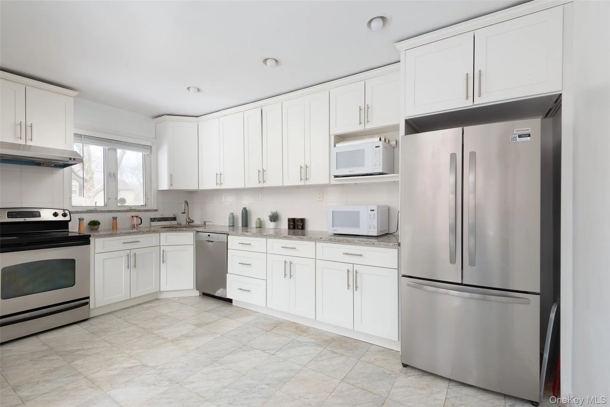 200 Melbourne Road, North Hempstead, NY, 5 Bedrooms Bedrooms, 8 Rooms Rooms,4 BathroomsBathrooms,Residential,For Rent,Melbourne,0,969046 200 Melbourne Road, North Hempstead, NY, 5 Bedrooms Bedrooms, 8 Rooms Rooms,4 BathroomsBathrooms,Residential,For Rent,Melbourne,0,969046