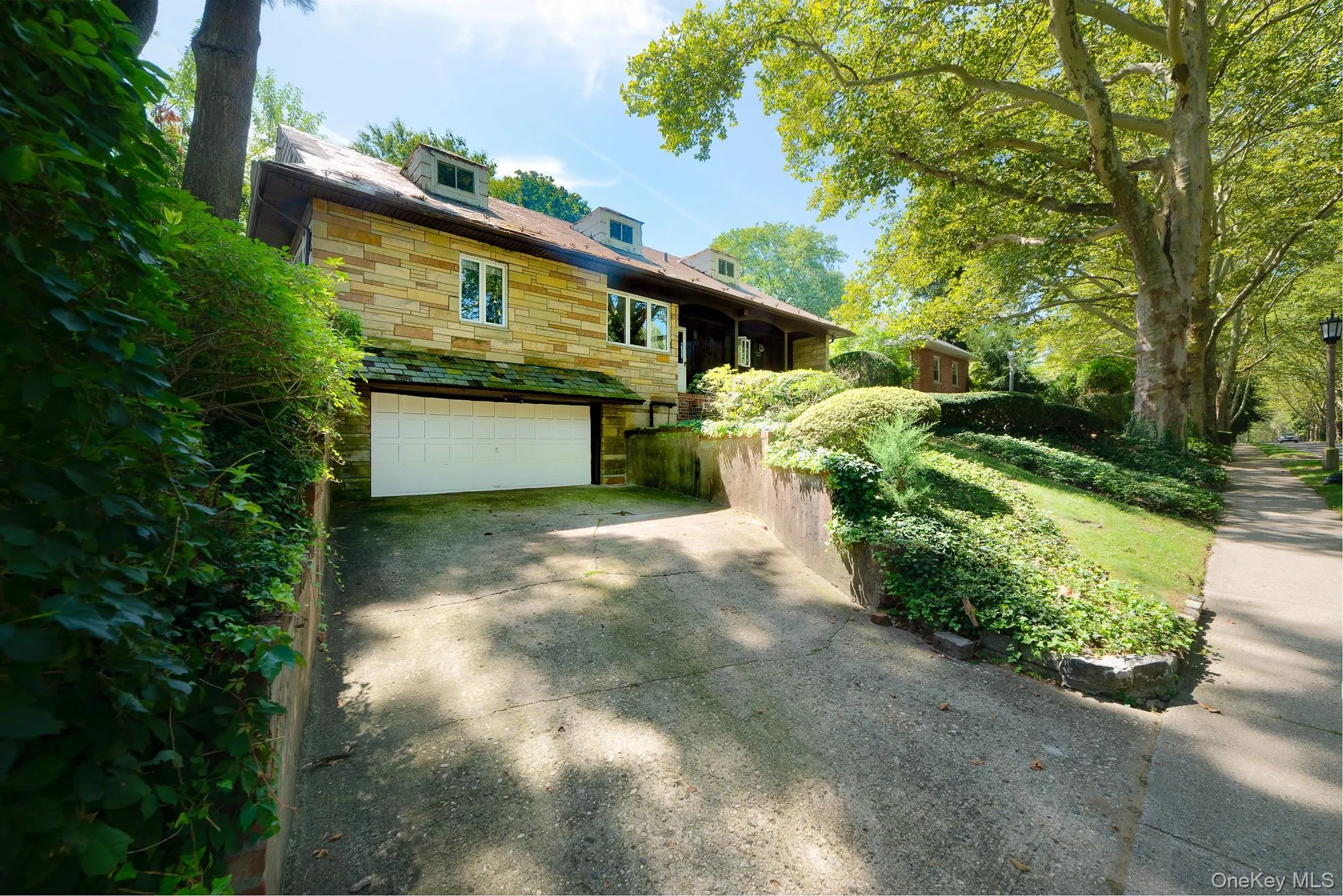 200 Melbourne Road, North Hempstead, NY, 5 Bedrooms Bedrooms, 8 Rooms Rooms,4 BathroomsBathrooms,Residential,For Rent,Melbourne,0,969046 200 Melbourne Road, North Hempstead, NY, 5 Bedrooms Bedrooms, 8 Rooms Rooms,4 BathroomsBathrooms,Residential,For Rent,Melbourne,0,969046