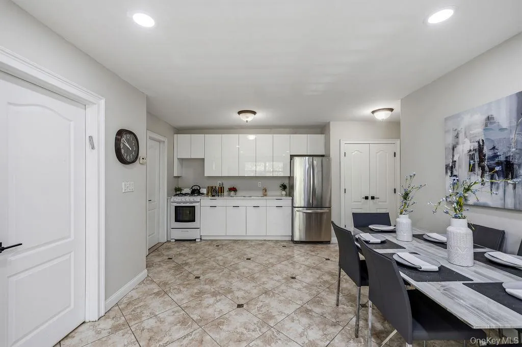 160 Kearsing Parkway, Ramapo, NY, 1 Bedroom Bedrooms, 4 Rooms Rooms,1 BathroomBathrooms,Residential,For Rent,Kearsing,0,969061 160 Kearsing Parkway, Ramapo, NY, 1 Bedroom Bedrooms, 4 Rooms Rooms,1 BathroomBathrooms,Residential,For Rent,Kearsing,0,969061