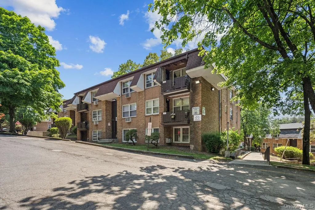 160 Kearsing Parkway, Ramapo, NY, 1 Bedroom Bedrooms, 4 Rooms Rooms,1 BathroomBathrooms,Residential,For Rent,Kearsing,0,969061 160 Kearsing Parkway, Ramapo, NY, 1 Bedroom Bedrooms, 4 Rooms Rooms,1 BathroomBathrooms,Residential,For Rent,Kearsing,0,969061