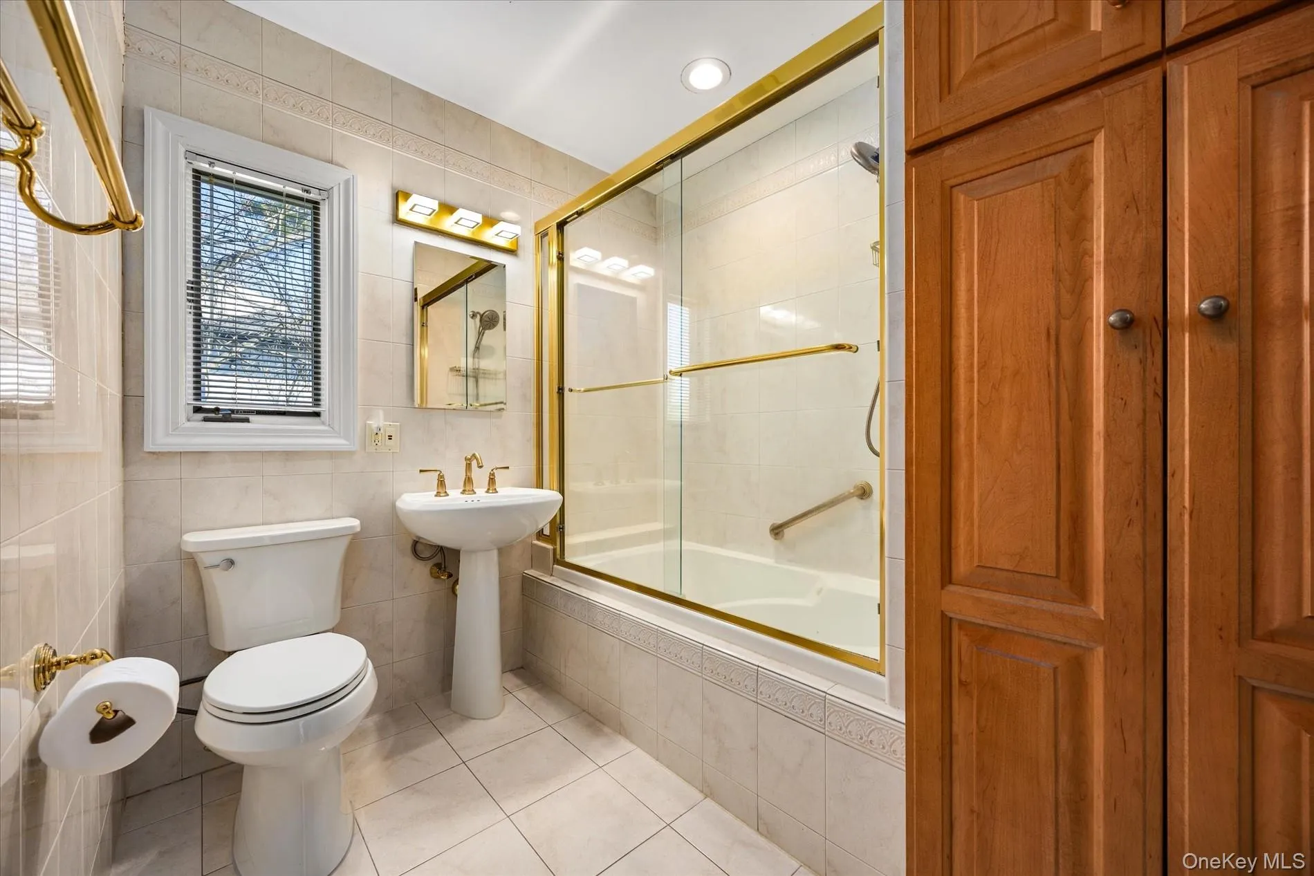 118 Baker Hill Road, North Hempstead, NY, 4 Bedrooms Bedrooms, 8 Rooms Rooms,2 BathroomsBathrooms,Residential,For Rent,Baker Hill,0,969072 118 Baker Hill Road, North Hempstead, NY, 4 Bedrooms Bedrooms, 8 Rooms Rooms,2 BathroomsBathrooms,Residential,For Rent,Baker Hill,0,969072