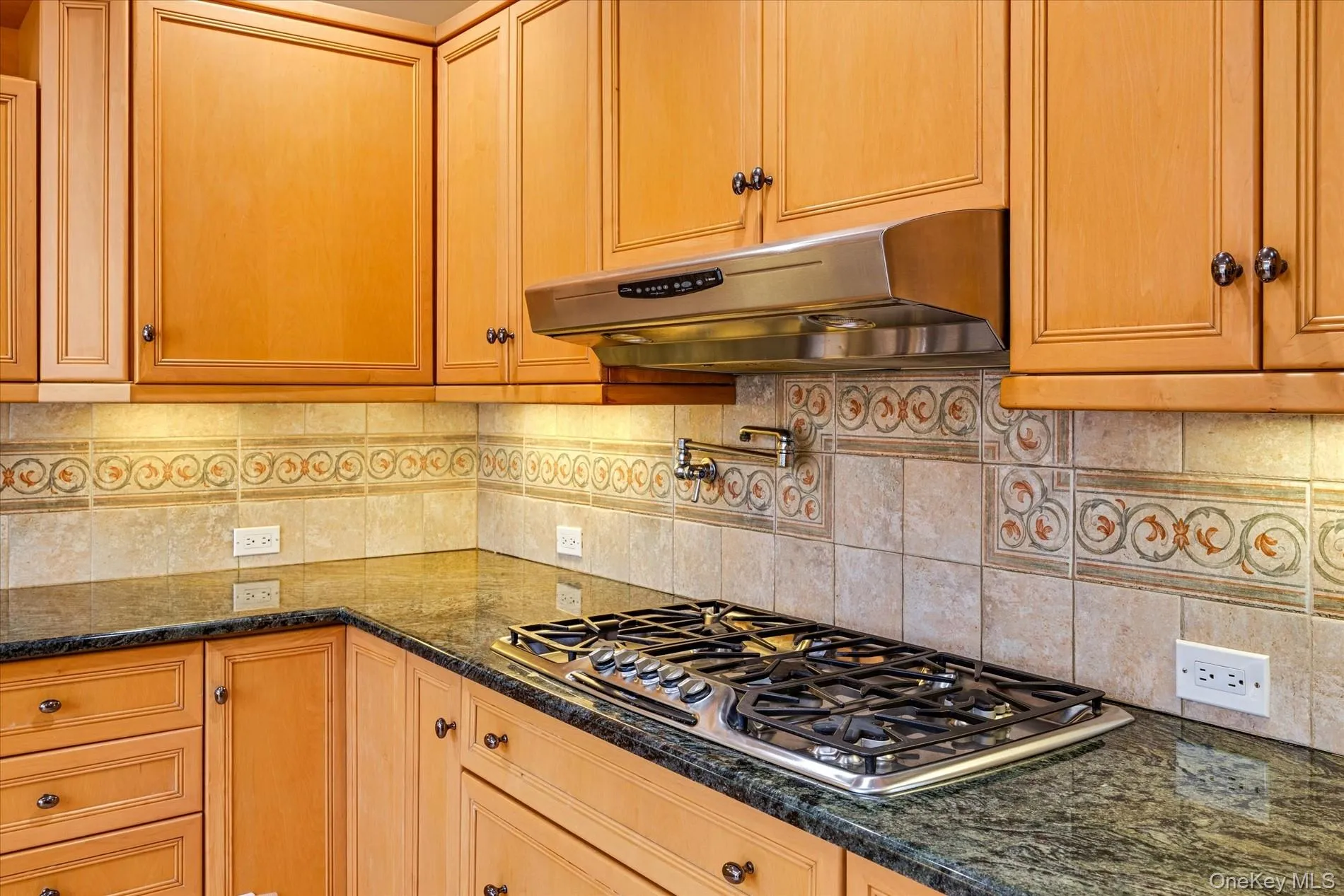 118 Baker Hill Road, North Hempstead, NY, 4 Bedrooms Bedrooms, 8 Rooms Rooms,2 BathroomsBathrooms,Residential,For Rent,Baker Hill,0,969072 118 Baker Hill Road, North Hempstead, NY, 4 Bedrooms Bedrooms, 8 Rooms Rooms,2 BathroomsBathrooms,Residential,For Rent,Baker Hill,0,969072