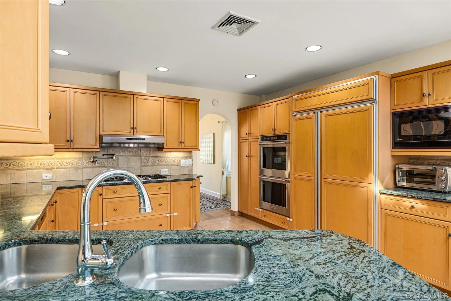 118 Baker Hill Road, North Hempstead, NY, 4 Bedrooms Bedrooms, 8 Rooms Rooms,2 BathroomsBathrooms,Residential,For Rent,Baker Hill,0,969072 118 Baker Hill Road, North Hempstead, NY, 4 Bedrooms Bedrooms, 8 Rooms Rooms,2 BathroomsBathrooms,Residential,For Rent,Baker Hill,0,969072