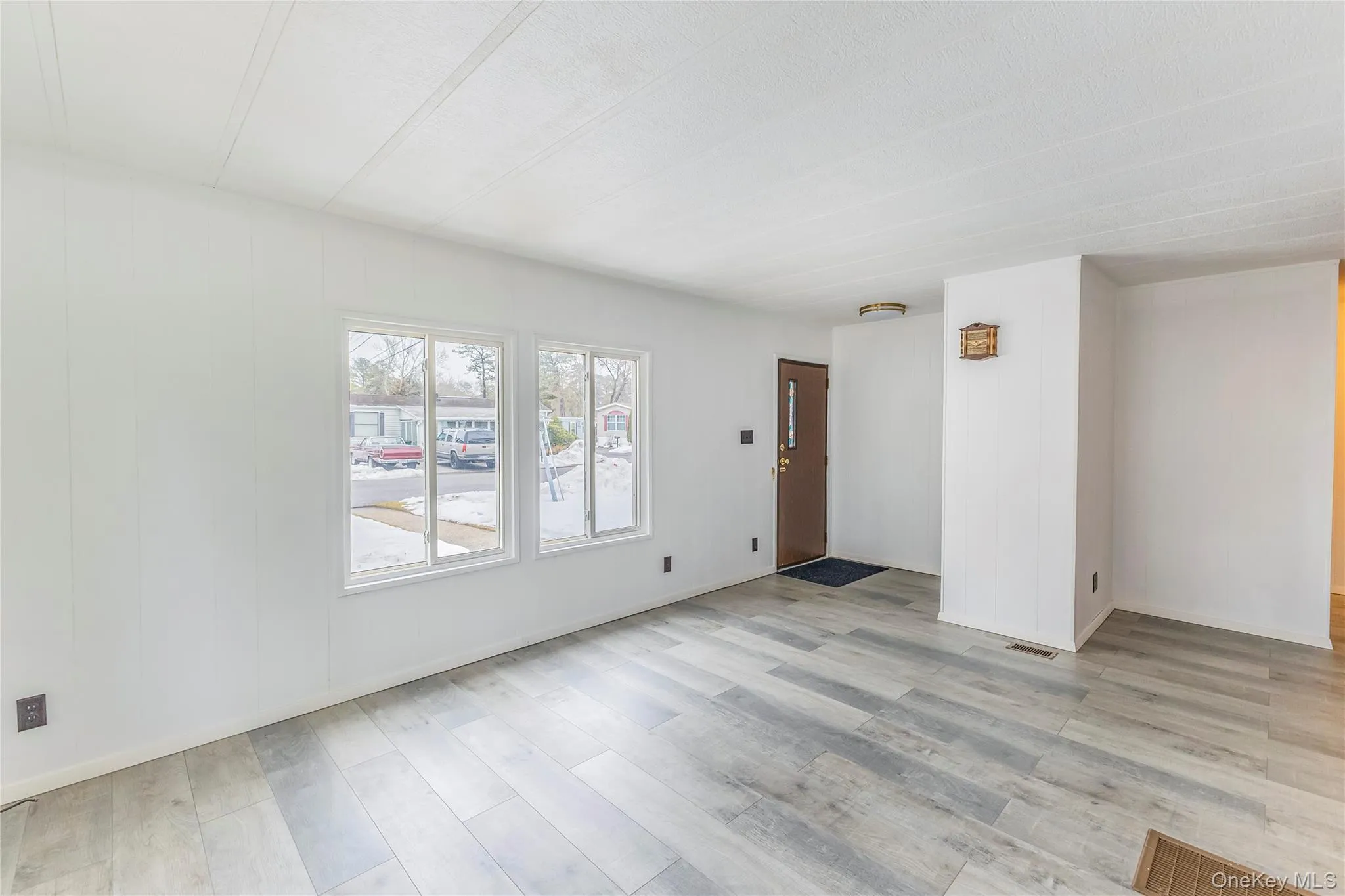525 Riverleigh Avenue, Riverhead, NY, 2 Bedrooms Bedrooms, 6 Rooms Rooms,1 BathroomBathrooms,Residential,For Rent,Riverleigh,0,969103 525 Riverleigh Avenue, Riverhead, NY, 2 Bedrooms Bedrooms, 6 Rooms Rooms,1 BathroomBathrooms,Residential,For Rent,Riverleigh,0,969103