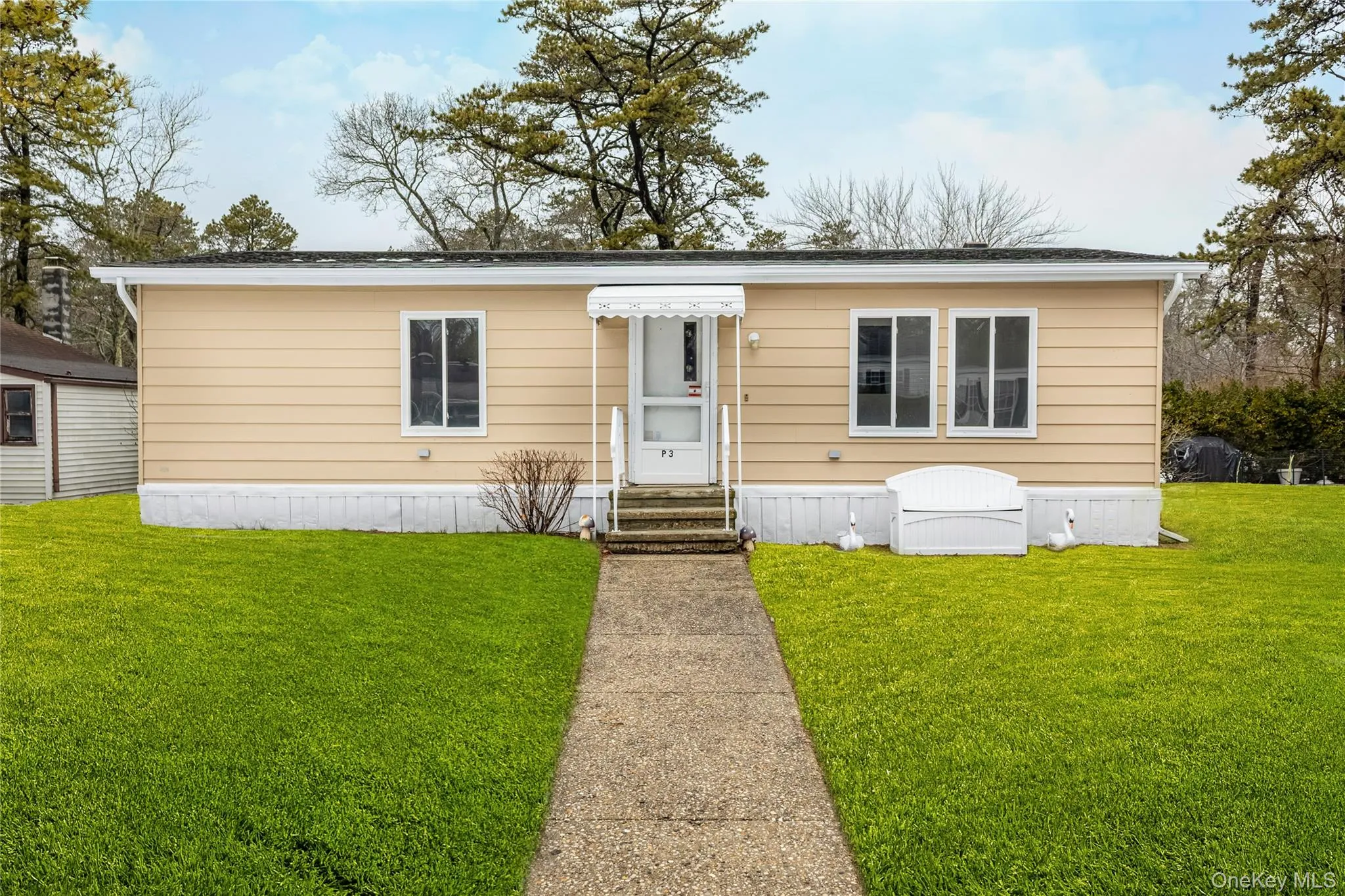 525 Riverleigh Avenue, Riverhead, NY, 2 Bedrooms Bedrooms, 6 Rooms Rooms,1 BathroomBathrooms,Residential,For Rent,Riverleigh,0,969103 525 Riverleigh Avenue, Riverhead, NY, 2 Bedrooms Bedrooms, 6 Rooms Rooms,1 BathroomBathrooms,Residential,For Rent,Riverleigh,0,969103