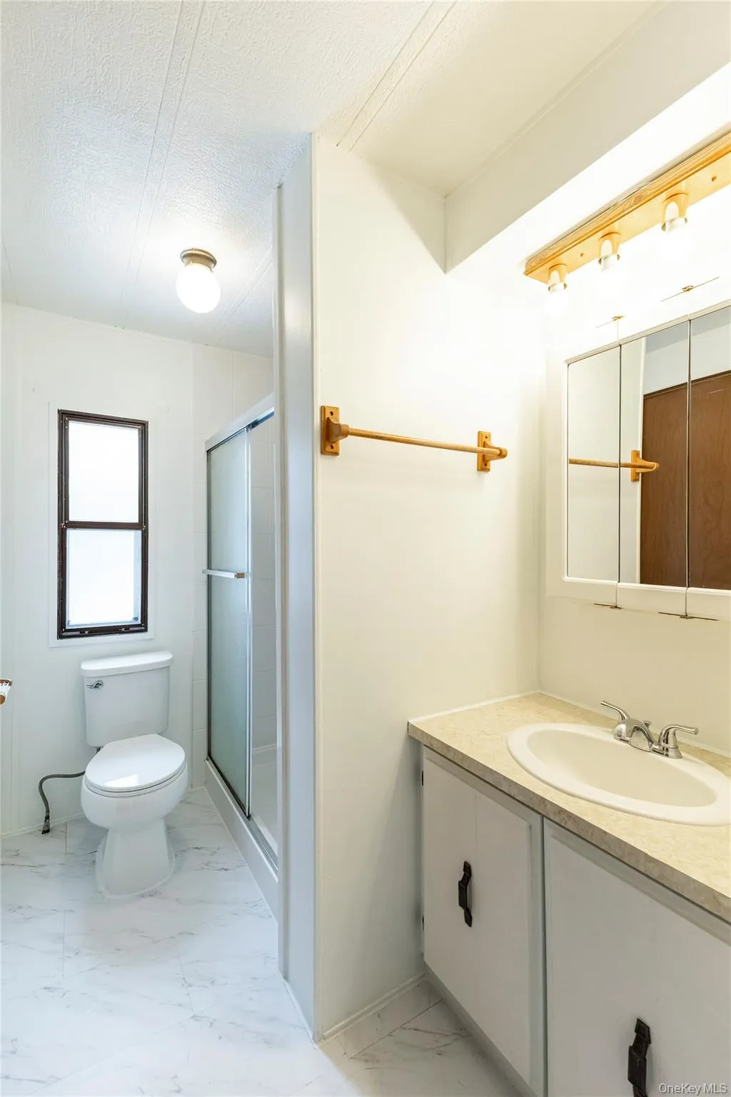 525 Riverleigh Avenue, Riverhead, NY, 2 Bedrooms Bedrooms, 6 Rooms Rooms,1 BathroomBathrooms,Residential,For Rent,Riverleigh,0,969103 525 Riverleigh Avenue, Riverhead, NY, 2 Bedrooms Bedrooms, 6 Rooms Rooms,1 BathroomBathrooms,Residential,For Rent,Riverleigh,0,969103