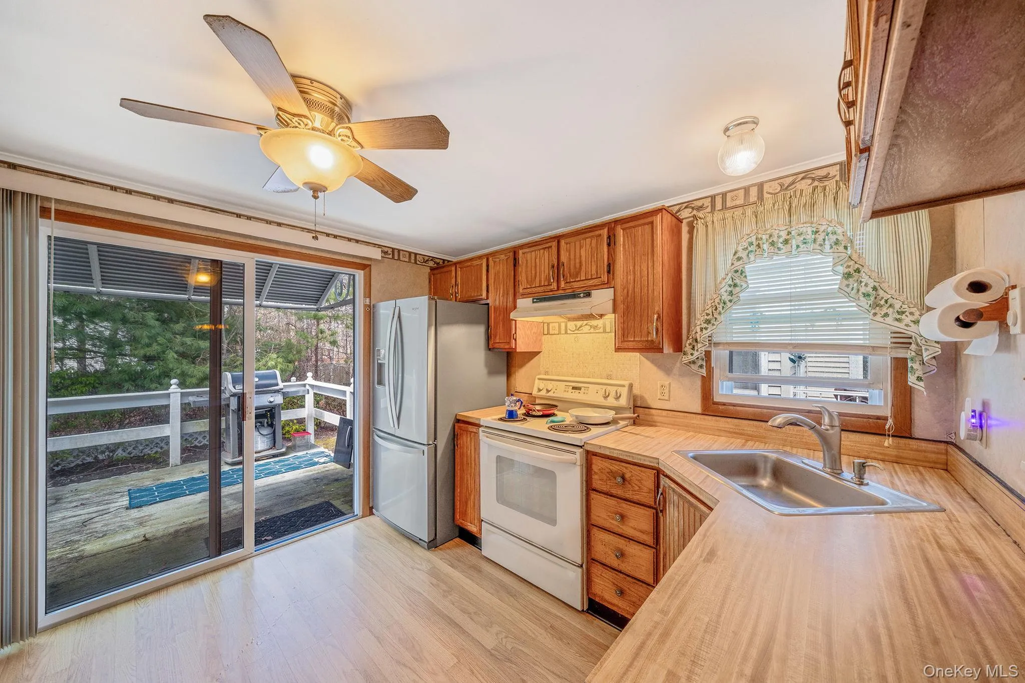 191 Village Circle, Brookhaven, NY, 2 Bedrooms Bedrooms, 5 Rooms Rooms,2 BathroomsBathrooms,Residential,For Rent,Village,0,KEY969139 191 Village Circle, Brookhaven, NY, 2 Bedrooms Bedrooms, 5 Rooms Rooms,2 BathroomsBathrooms,Residential,For Rent,Village,0,KEY969139