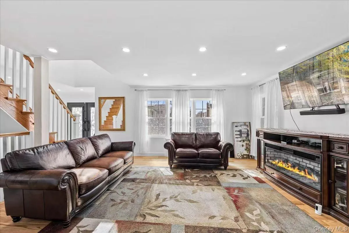 642 Lenore Lane, Hempstead, NY, 4 Bedrooms Bedrooms, 10 Rooms Rooms,4 BathroomsBathrooms,Residential,For Rent,Lenore,0,969149 642 Lenore Lane, Hempstead, NY, 4 Bedrooms Bedrooms, 10 Rooms Rooms,4 BathroomsBathrooms,Residential,For Rent,Lenore,0,969149