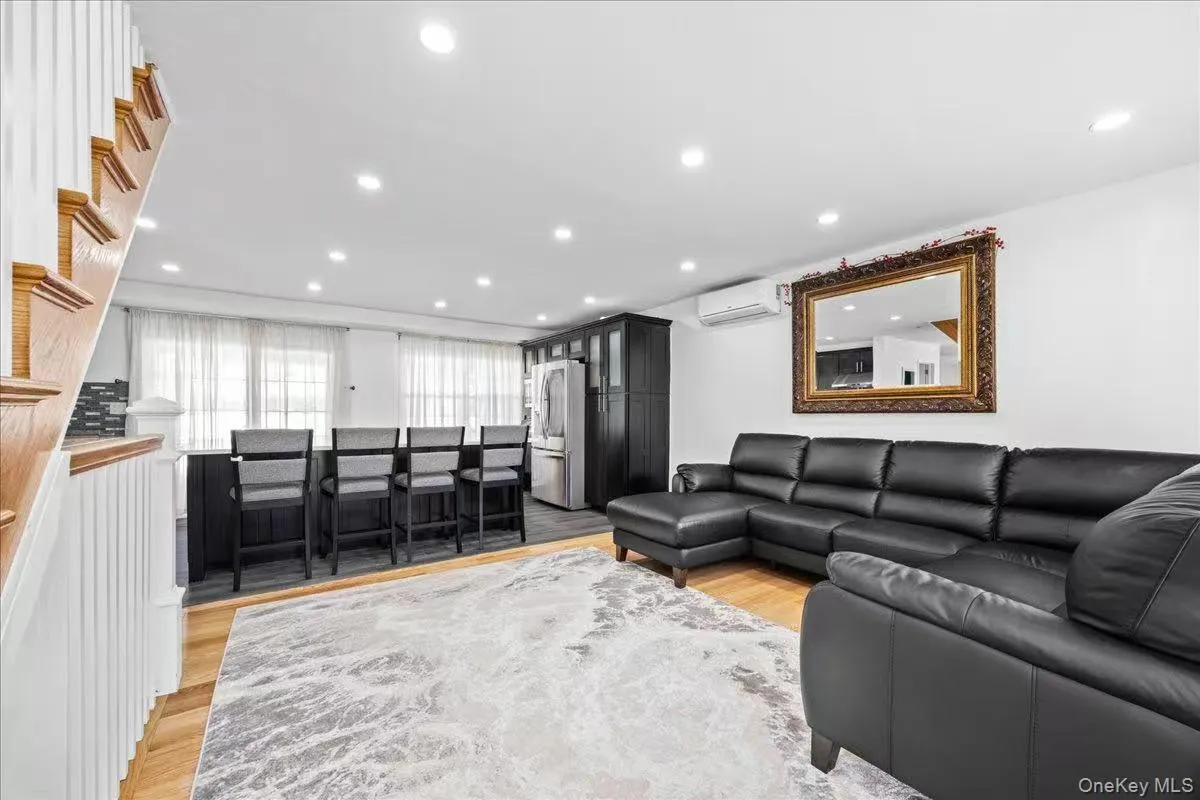 642 Lenore Lane, Hempstead, NY, 4 Bedrooms Bedrooms, 10 Rooms Rooms,4 BathroomsBathrooms,Residential,For Rent,Lenore,0,969149 642 Lenore Lane, Hempstead, NY, 4 Bedrooms Bedrooms, 10 Rooms Rooms,4 BathroomsBathrooms,Residential,For Rent,Lenore,0,969149