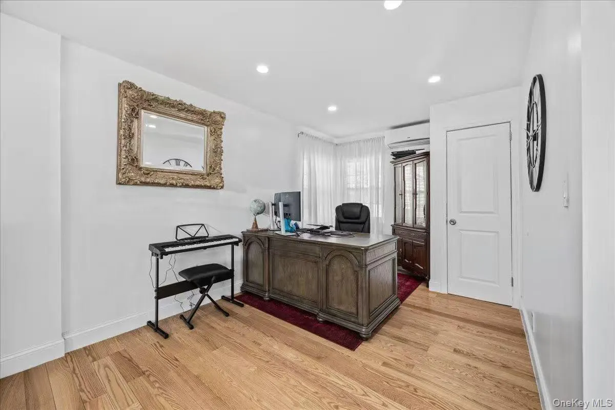 642 Lenore Lane, Hempstead, NY, 4 Bedrooms Bedrooms, 10 Rooms Rooms,4 BathroomsBathrooms,Residential,For Rent,Lenore,0,969149 642 Lenore Lane, Hempstead, NY, 4 Bedrooms Bedrooms, 10 Rooms Rooms,4 BathroomsBathrooms,Residential,For Rent,Lenore,0,969149