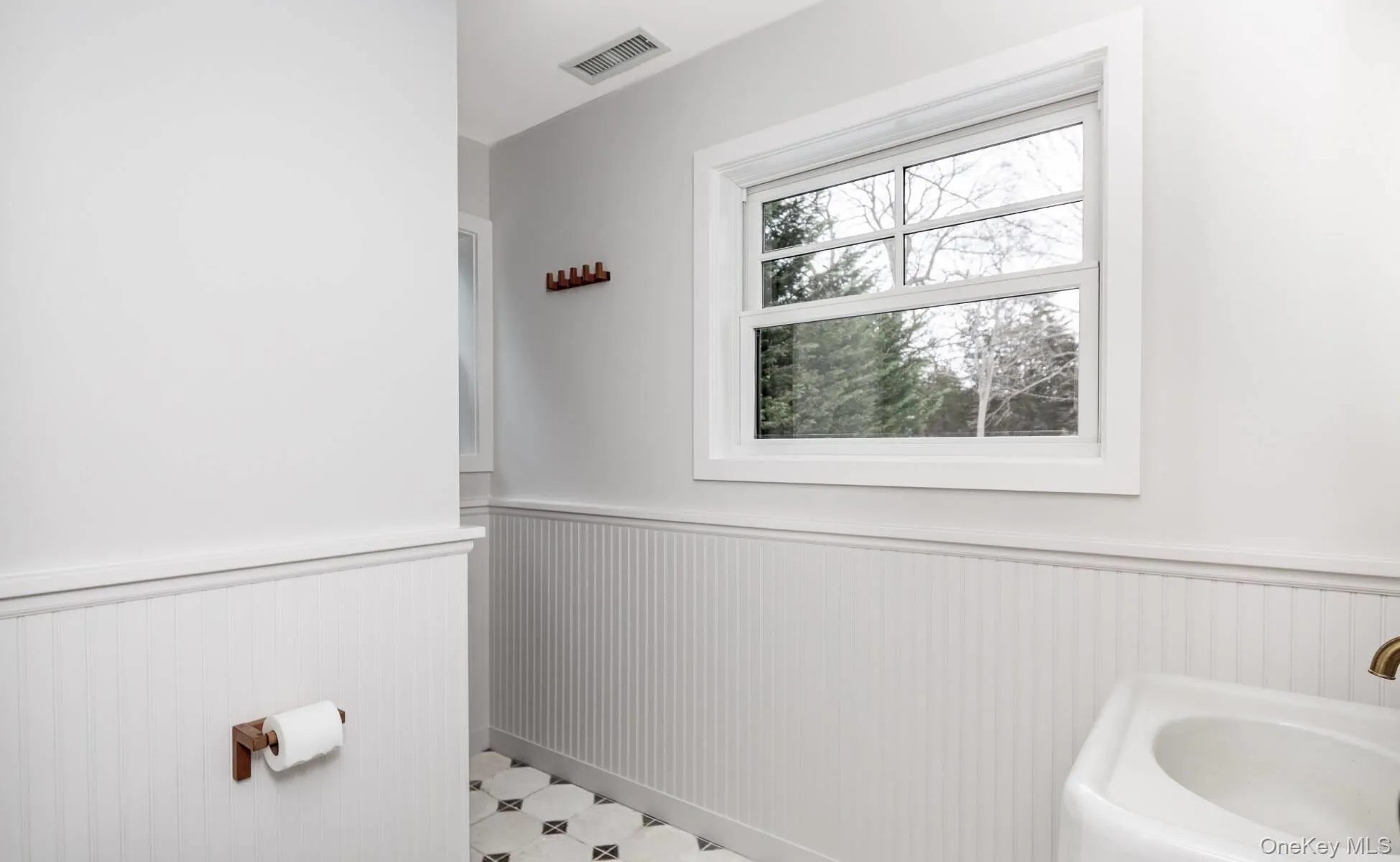 9 Helens Lane, Southampton, NY, 3 Bedrooms Bedrooms, 8 Rooms Rooms,2 BathroomsBathrooms,Residential Lease,For Rent,Helens,0,969152 9 Helens Lane, Southampton, NY, 3 Bedrooms Bedrooms, 8 Rooms Rooms,2 BathroomsBathrooms,Residential Lease,For Rent,Helens,0,969152