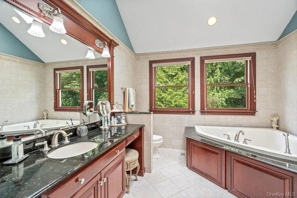 9 Defeo Court, Babylon, NY, 4 Bedrooms Bedrooms, 12 Rooms Rooms,3 BathroomsBathrooms,Residential Sale,For Rent,Defeo,0,969163 9 Defeo Court, Babylon, NY, 4 Bedrooms Bedrooms, 12 Rooms Rooms,3 BathroomsBathrooms,Residential Sale,For Rent,Defeo,0,969163