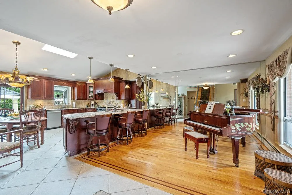 9 Defeo Court, Babylon, NY, 4 Bedrooms Bedrooms, 12 Rooms Rooms,3 BathroomsBathrooms,Residential Sale,For Rent,Defeo,0,969163 9 Defeo Court, Babylon, NY, 4 Bedrooms Bedrooms, 12 Rooms Rooms,3 BathroomsBathrooms,Residential Sale,For Rent,Defeo,0,969163