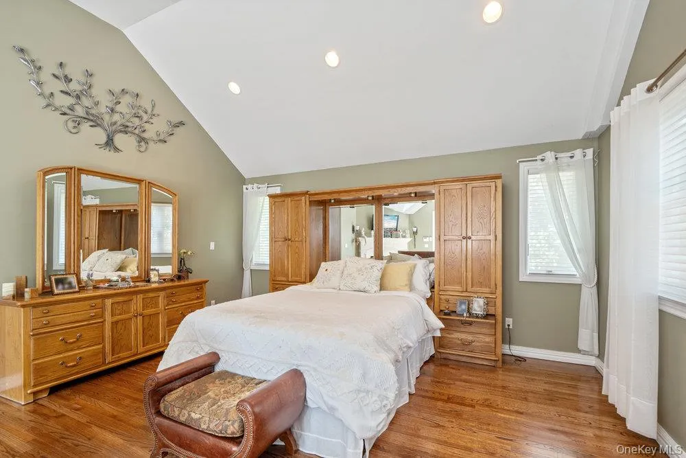 9 Defeo Court, Babylon, NY, 4 Bedrooms Bedrooms, 12 Rooms Rooms,3 BathroomsBathrooms,Residential Sale,For Rent,Defeo,0,969163 9 Defeo Court, Babylon, NY, 4 Bedrooms Bedrooms, 12 Rooms Rooms,3 BathroomsBathrooms,Residential Sale,For Rent,Defeo,0,969163